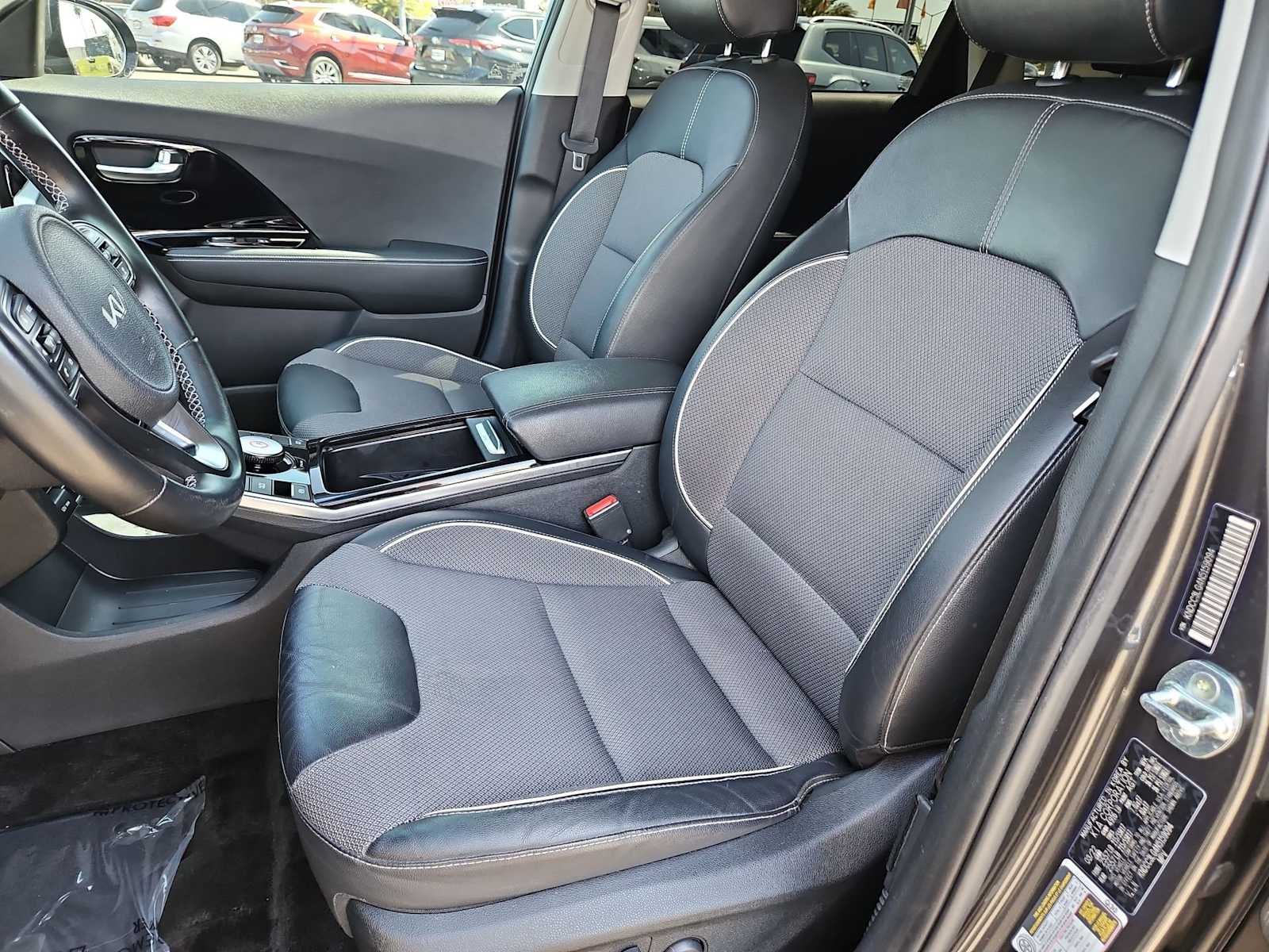 2022 Kia Niro S 14
