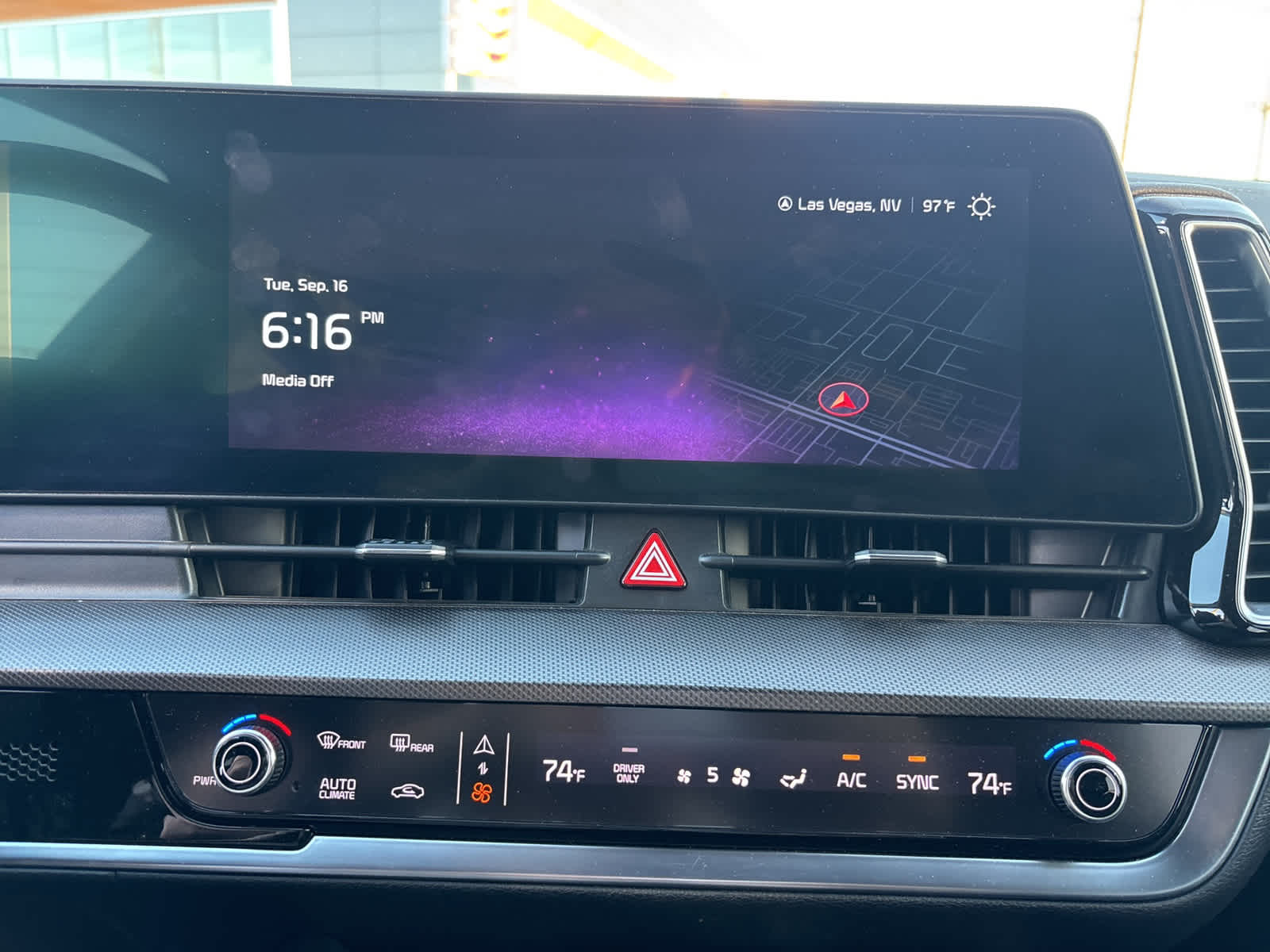 Thumbnail: 2025 Kia Sportage - 12