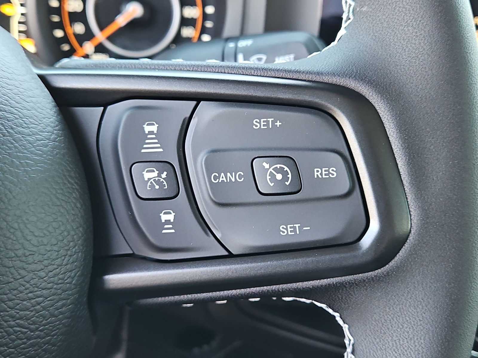 Thumbnail: 2025 Jeep Gladiator - 21