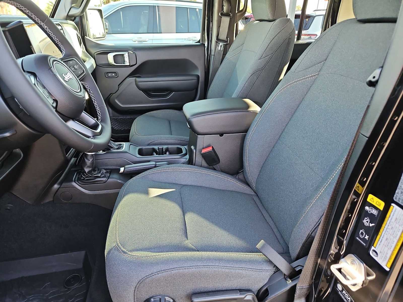 Thumbnail: 2025 Jeep Gladiator - 14