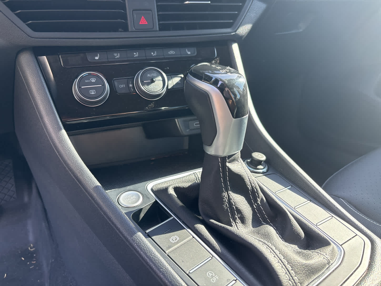 Thumbnail: 2023 Volkswagen Jetta - 10
