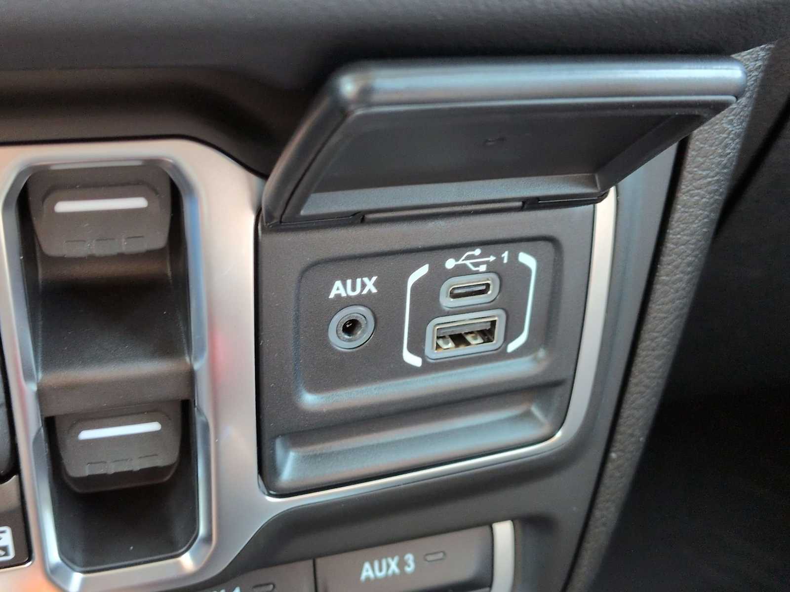 Thumbnail: 2026 Jeep Gladiator - 31