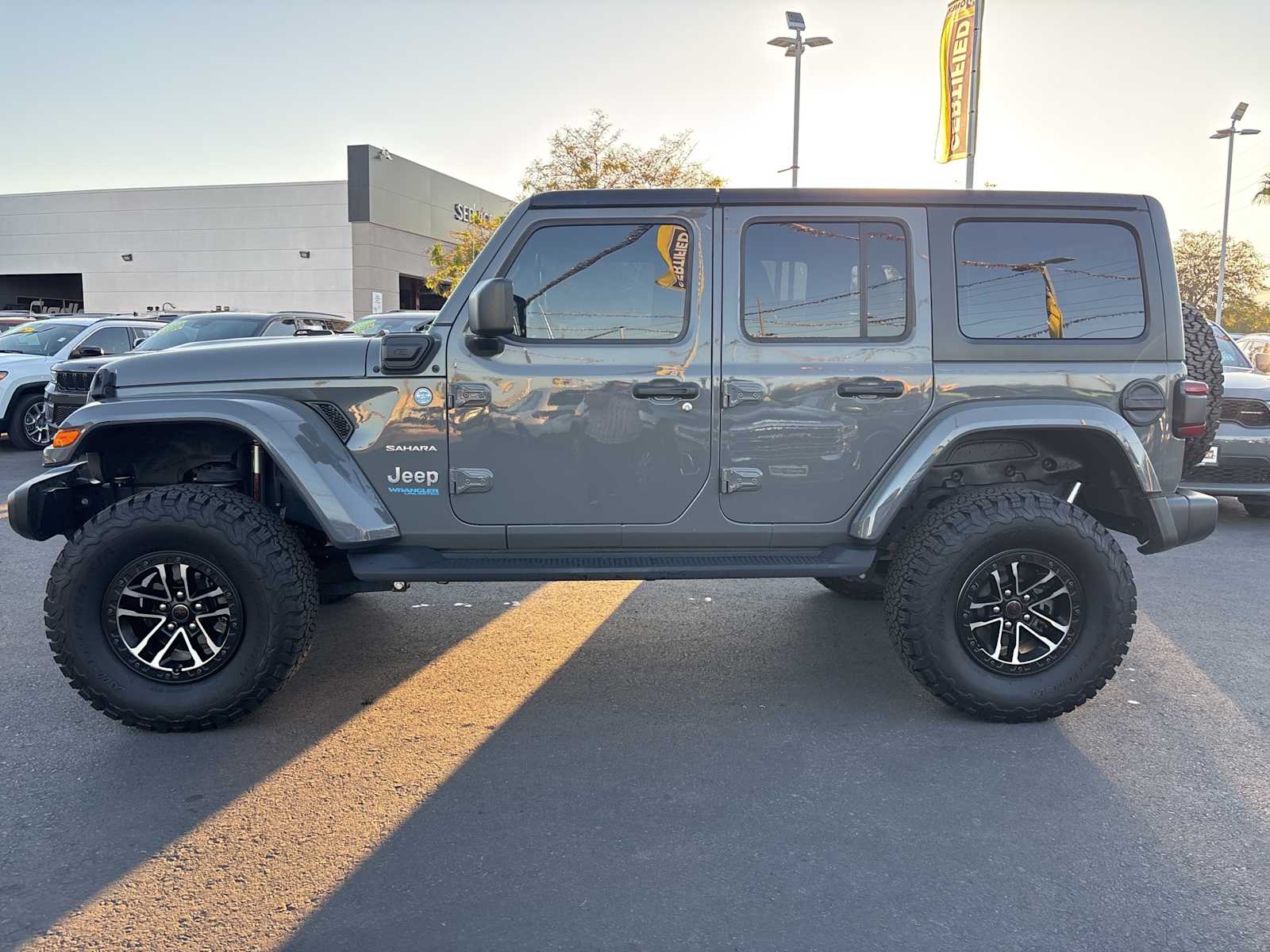 Thumbnail: 2021 Jeep Wrangler - 8