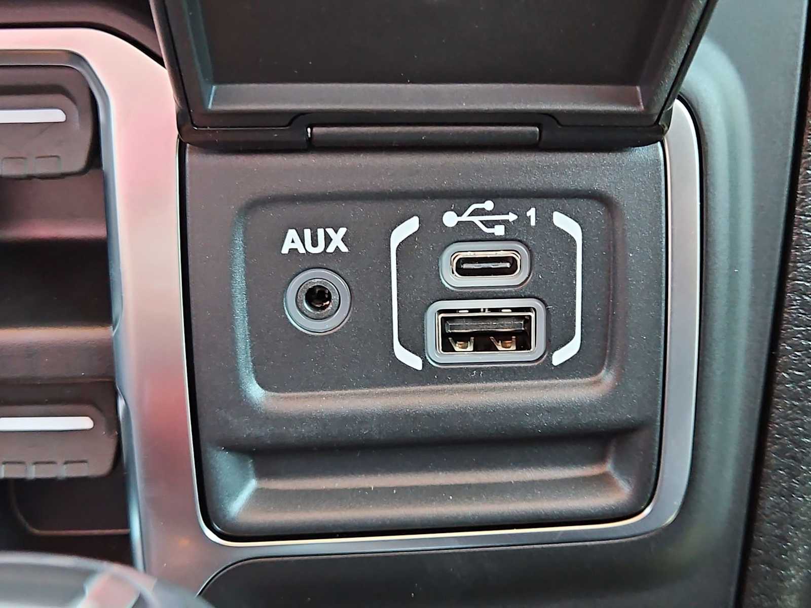 Thumbnail: 2025 Jeep Wrangler - 28