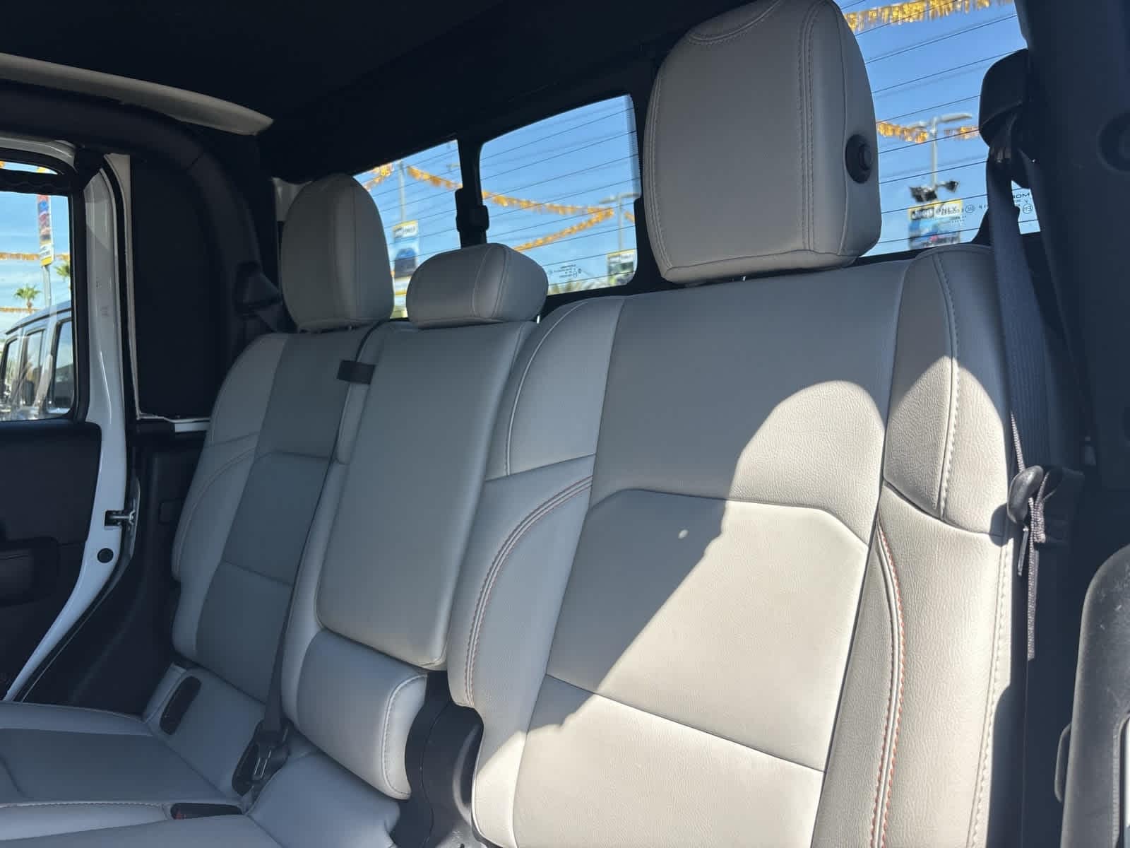Thumbnail: 2021 Jeep Gladiator - 11