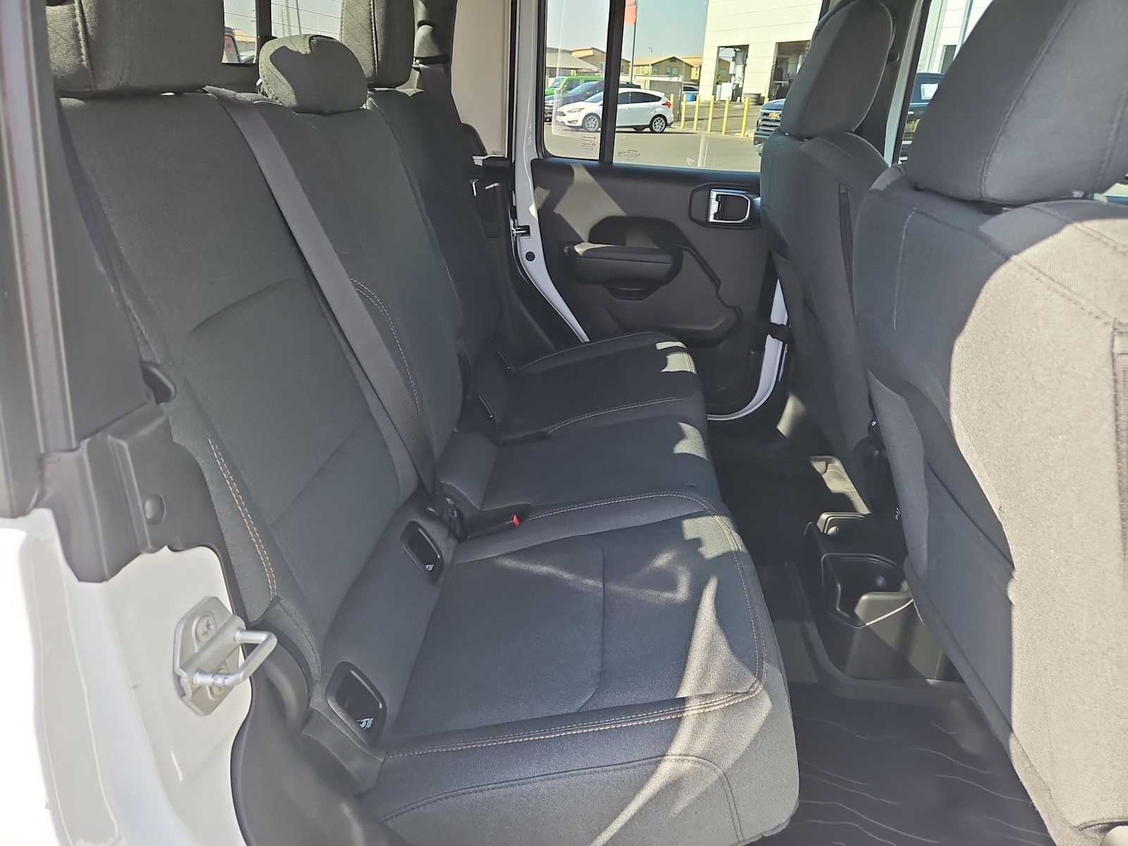 Thumbnail: 2025 Jeep Gladiator - 17