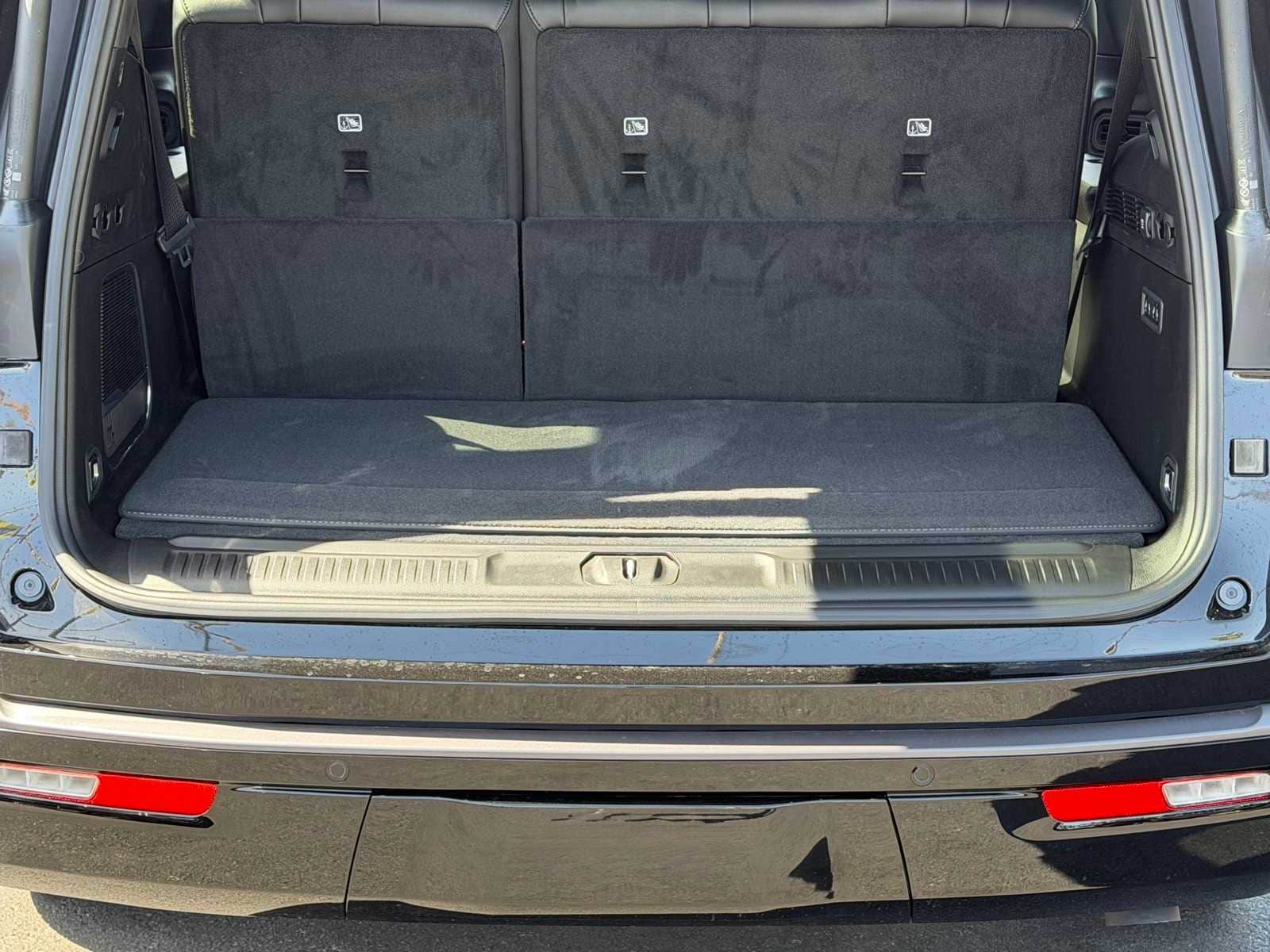 Thumbnail: 2026 Jeep Grand Wagoneer - 32