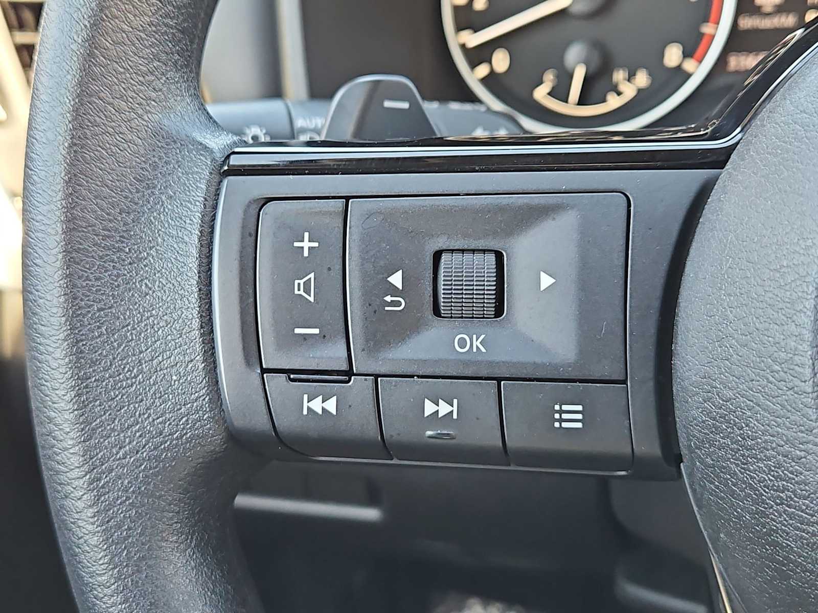 Thumbnail: 2023 Nissan Rogue - 23