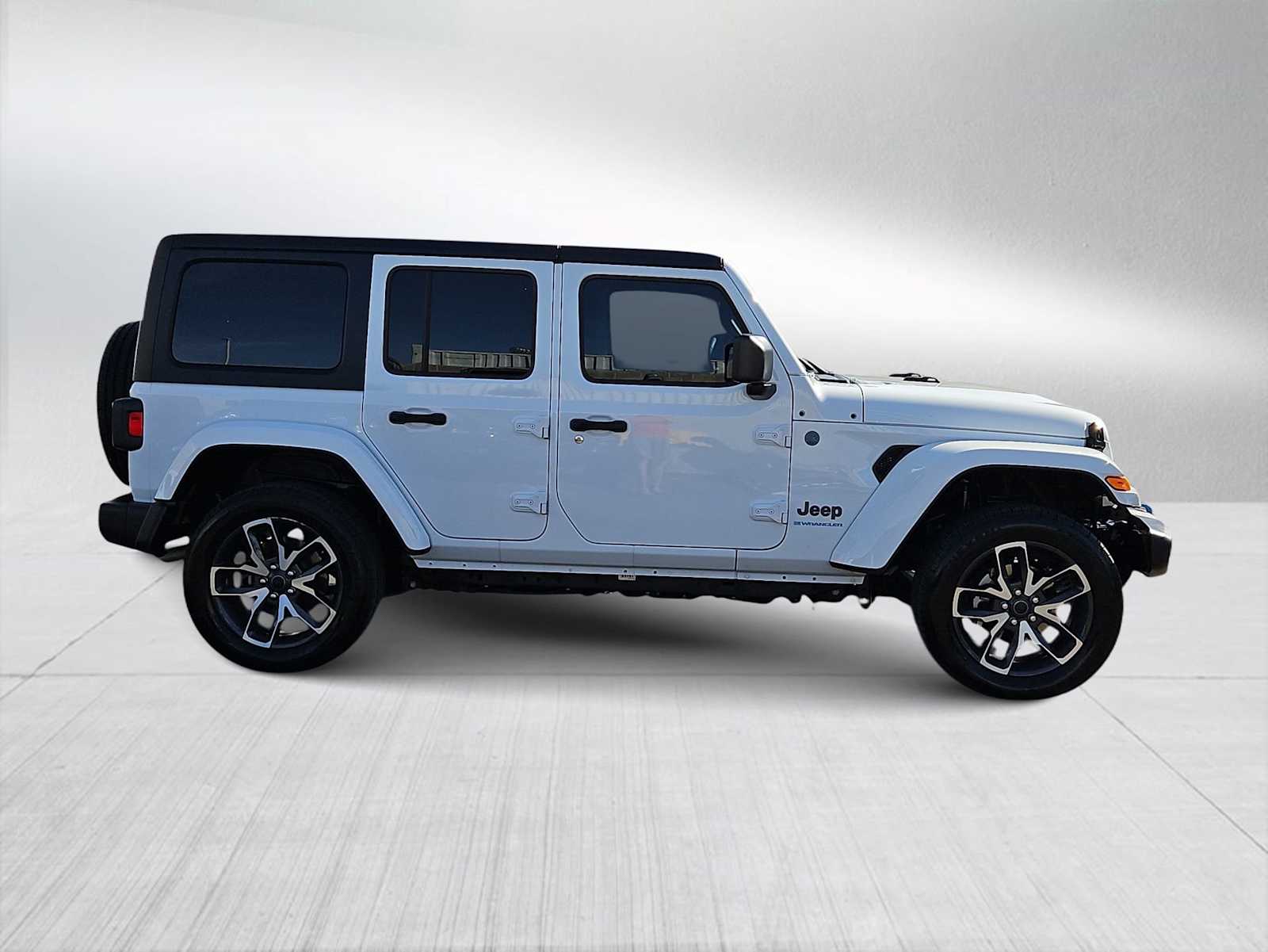 Thumbnail: 2024 Jeep Wrangler - 9