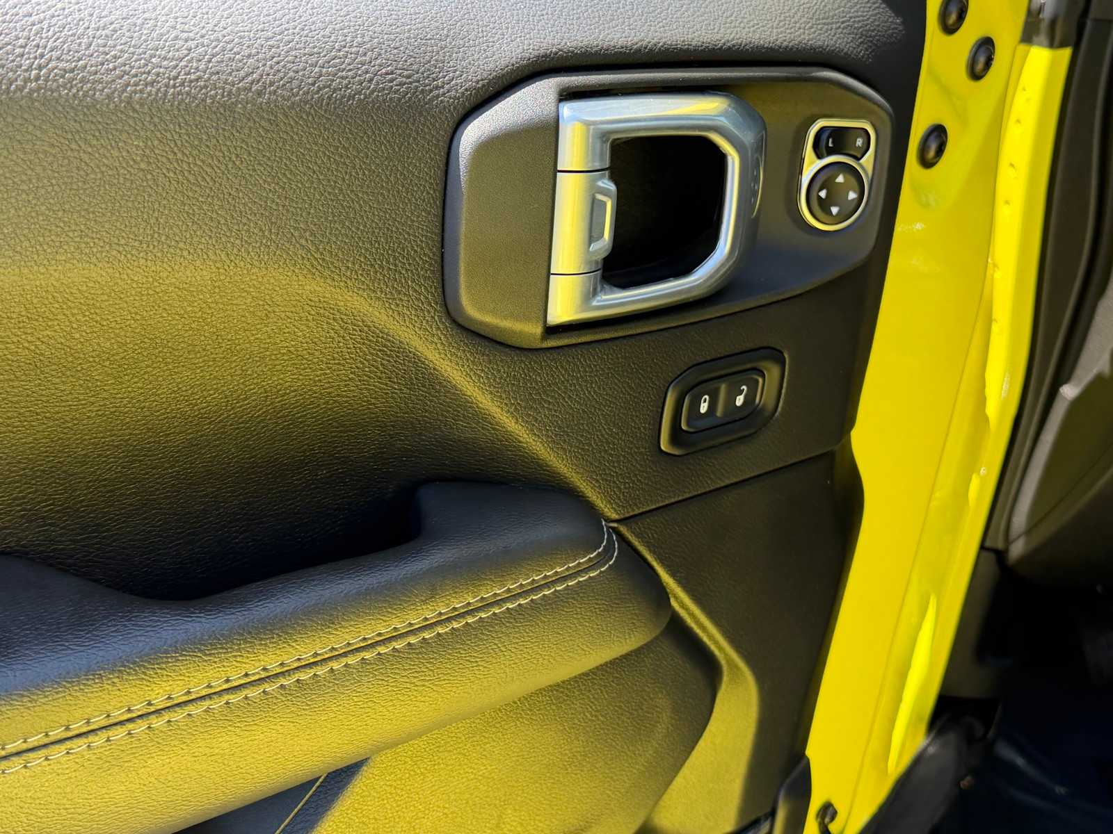 Thumbnail: 2023 Jeep Wrangler - 9