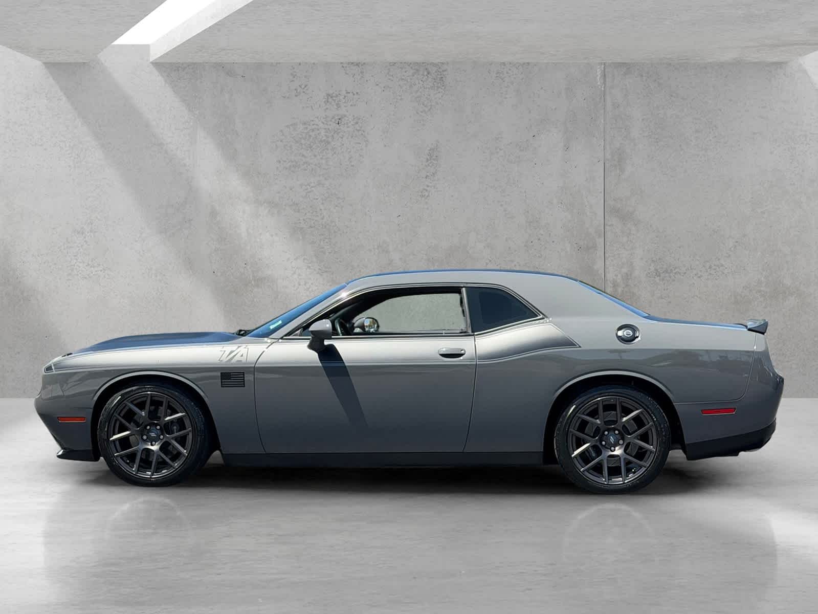 Thumbnail: 2018 Dodge Challenger - 2