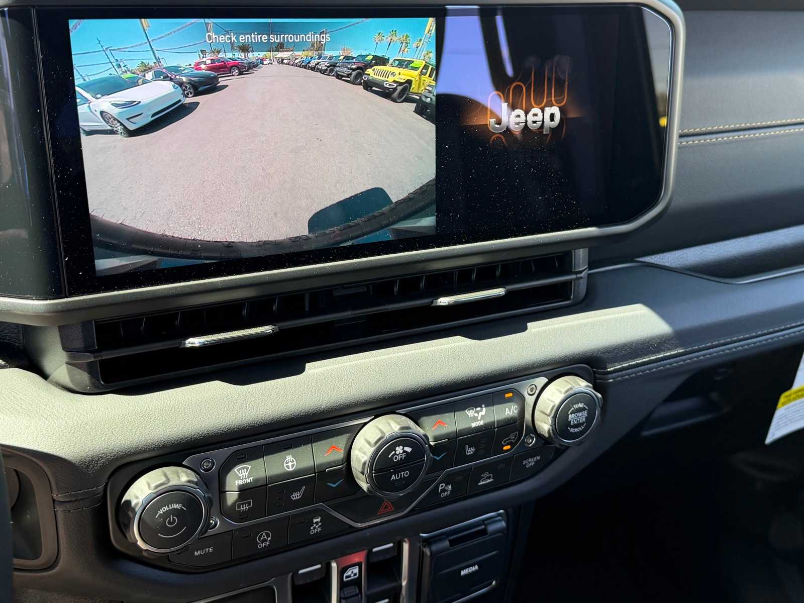 Thumbnail: 2026 Jeep Wrangler - 15
