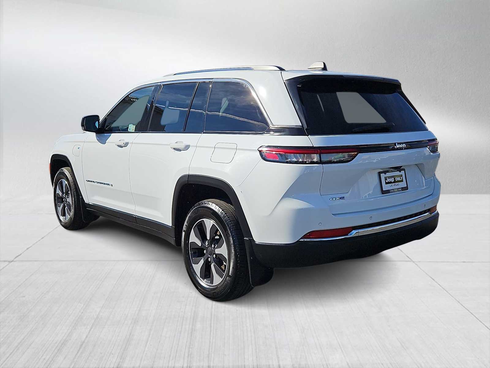 Thumbnail: 2022 Jeep Grand Cherokee - 6