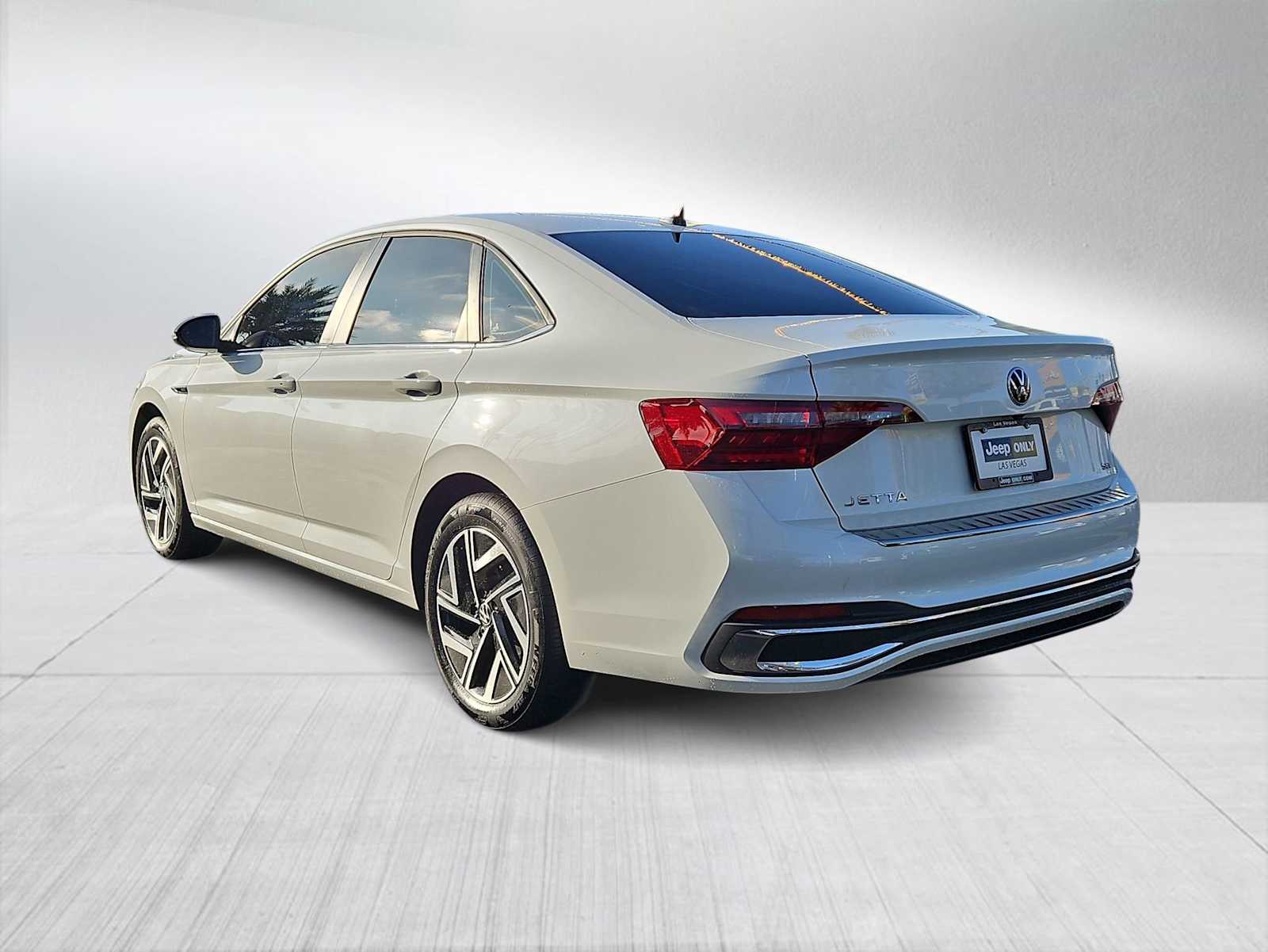 Thumbnail: 2023 Volkswagen Jetta - 6