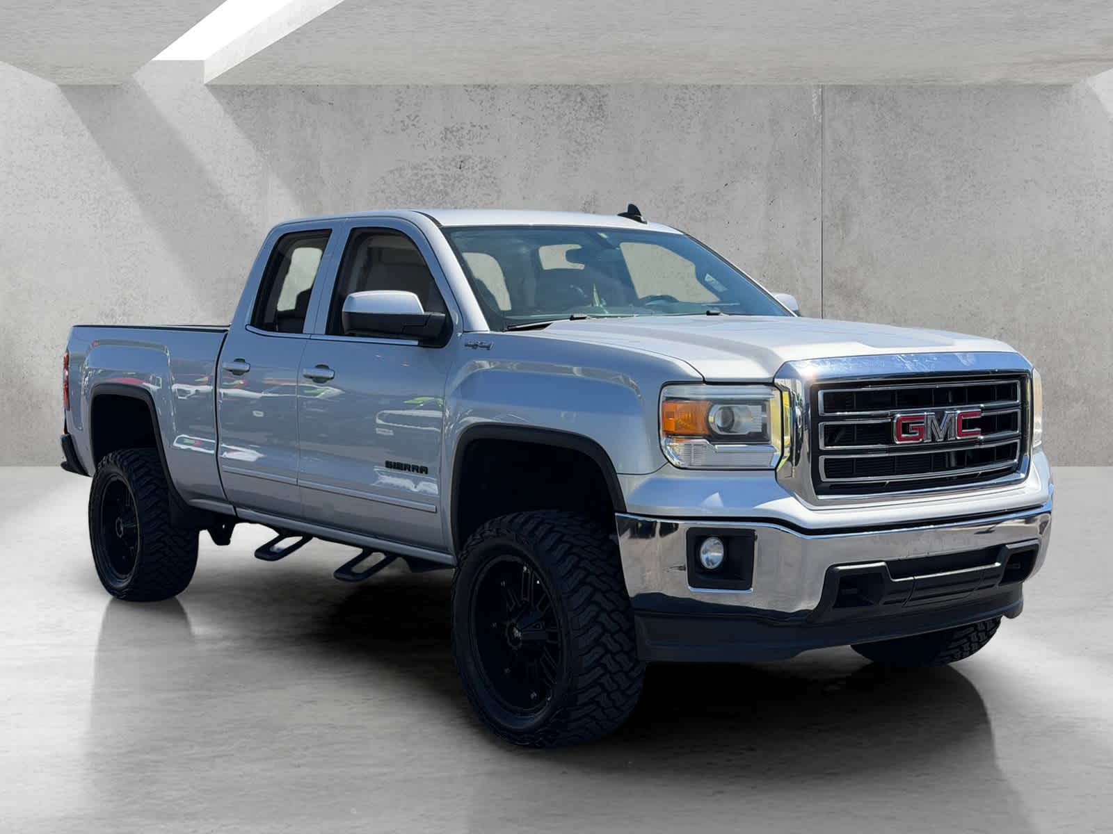 Thumbnail: 2015 GMC Sierra 1500 - 14