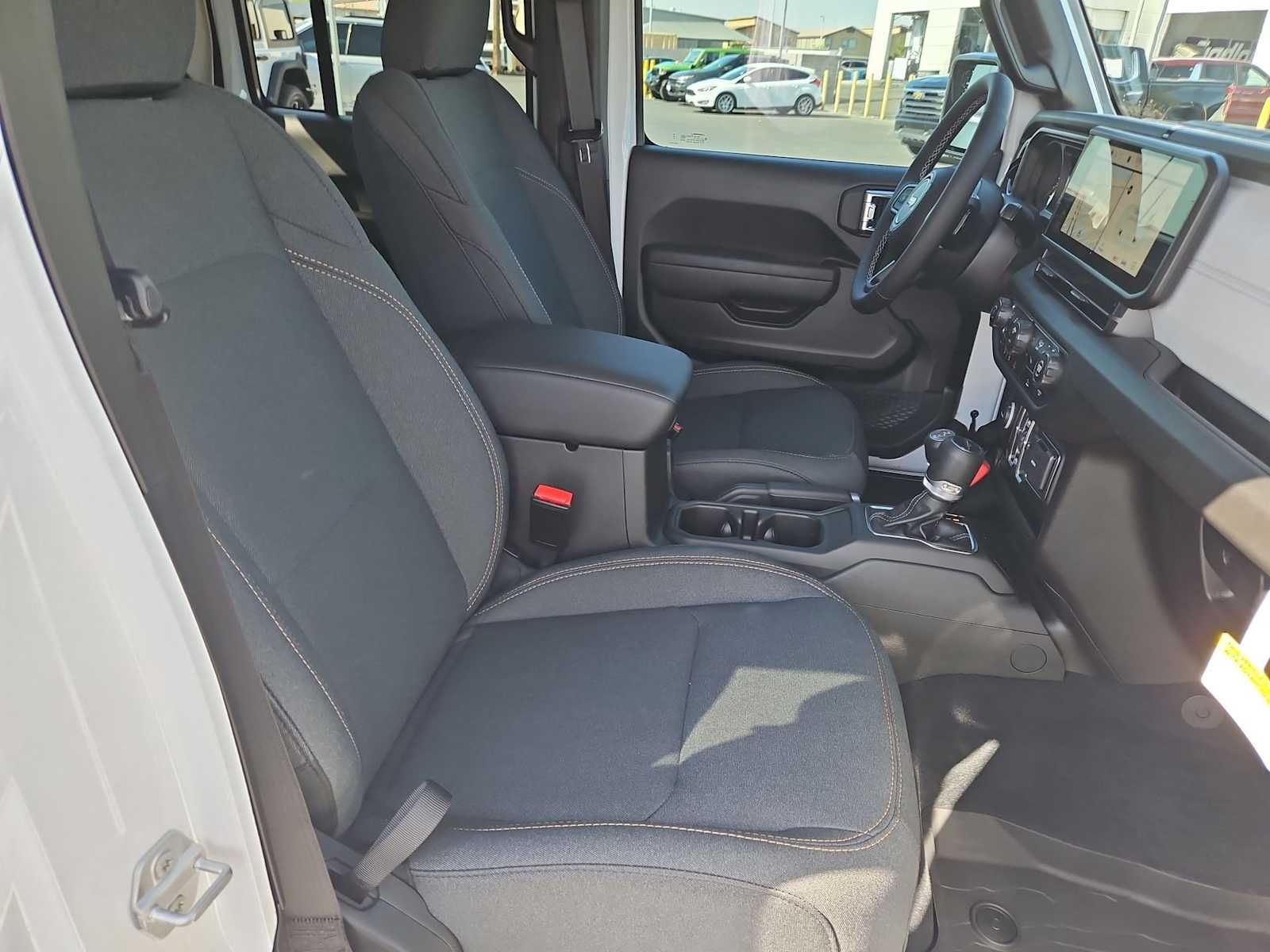 Thumbnail: 2025 Jeep Gladiator - 18