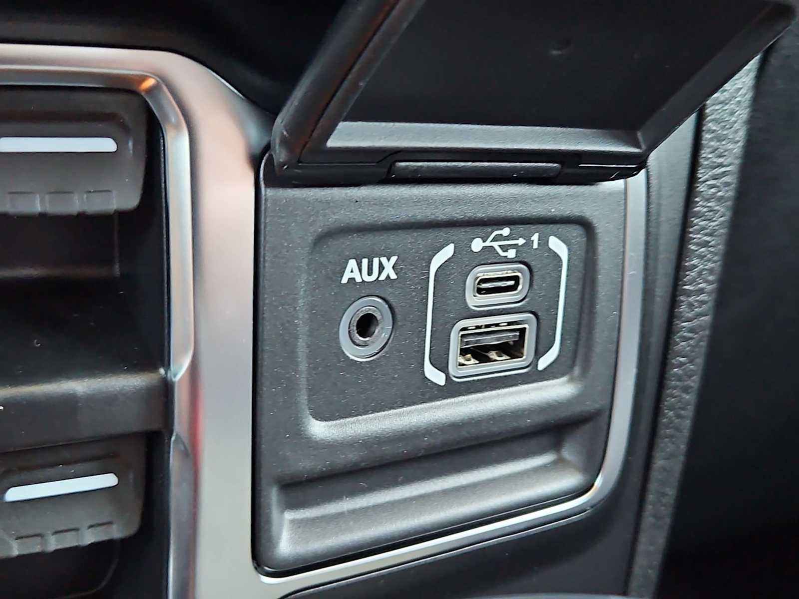 Thumbnail: 2025 Jeep Wrangler - 29