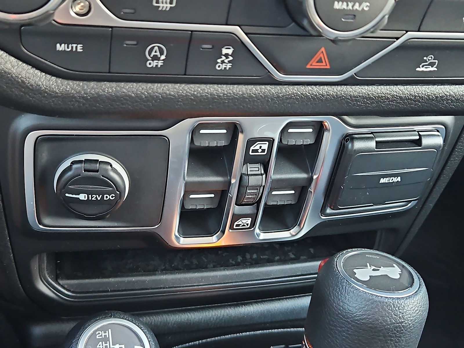 Thumbnail: 2026 Jeep Wrangler - 28