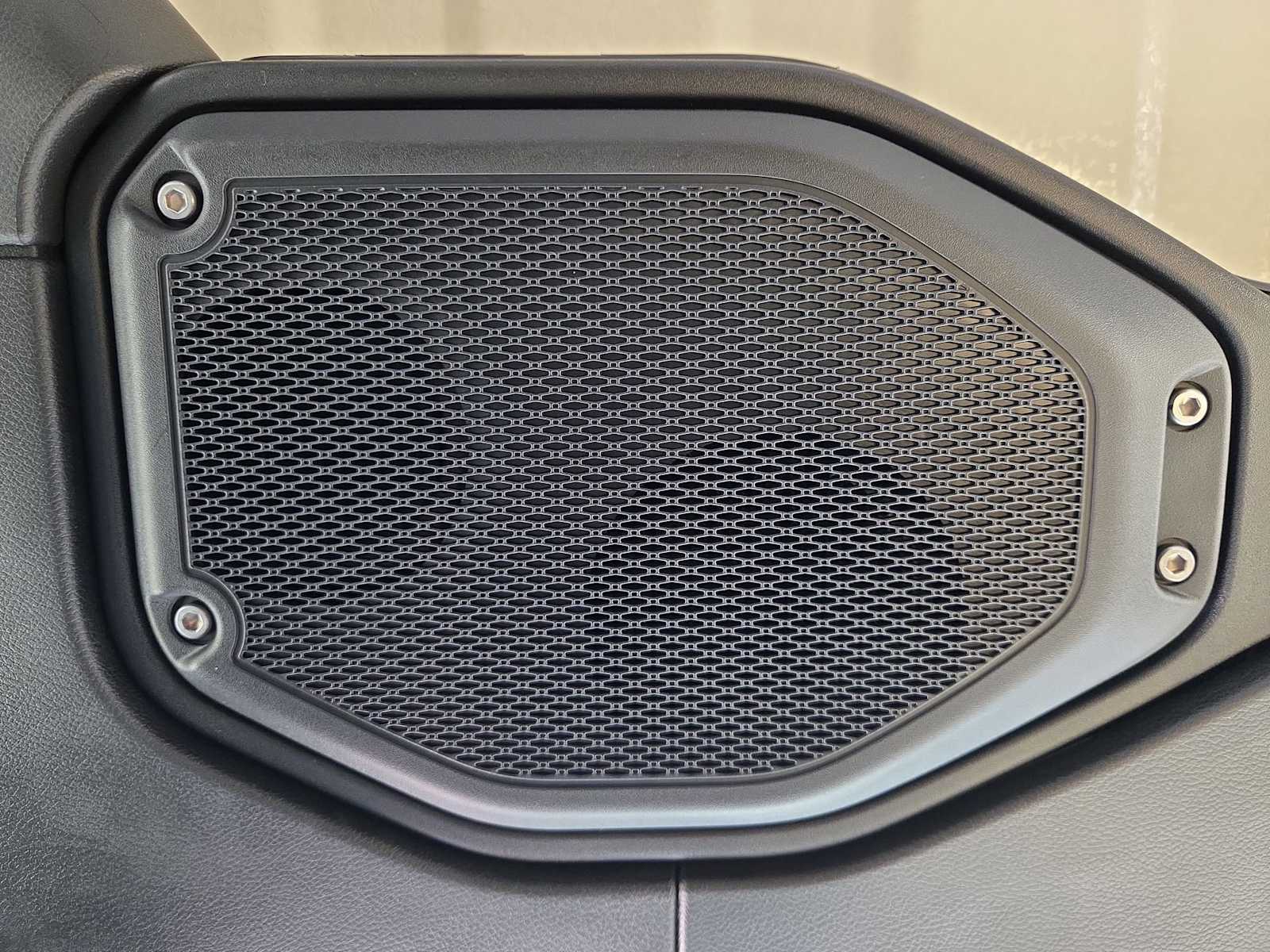 Thumbnail: 2021 Jeep Gladiator - 31