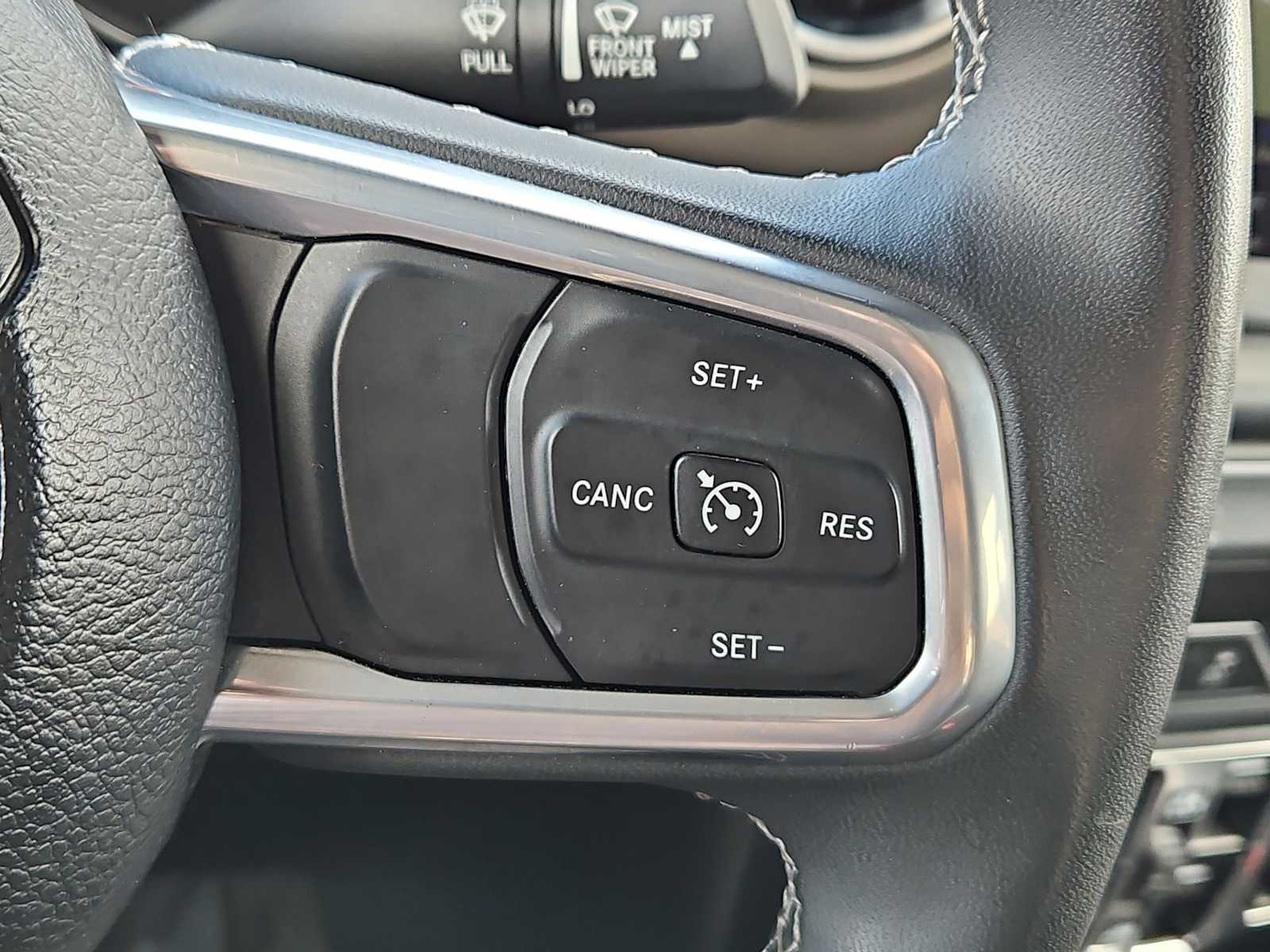 Thumbnail: 2023 Jeep Gladiator - 23