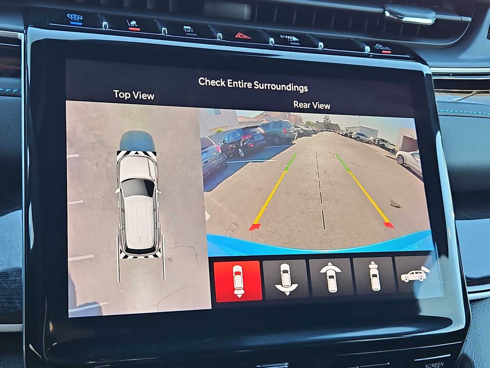 Thumbnail: 2022 Jeep Grand Cherokee - 30