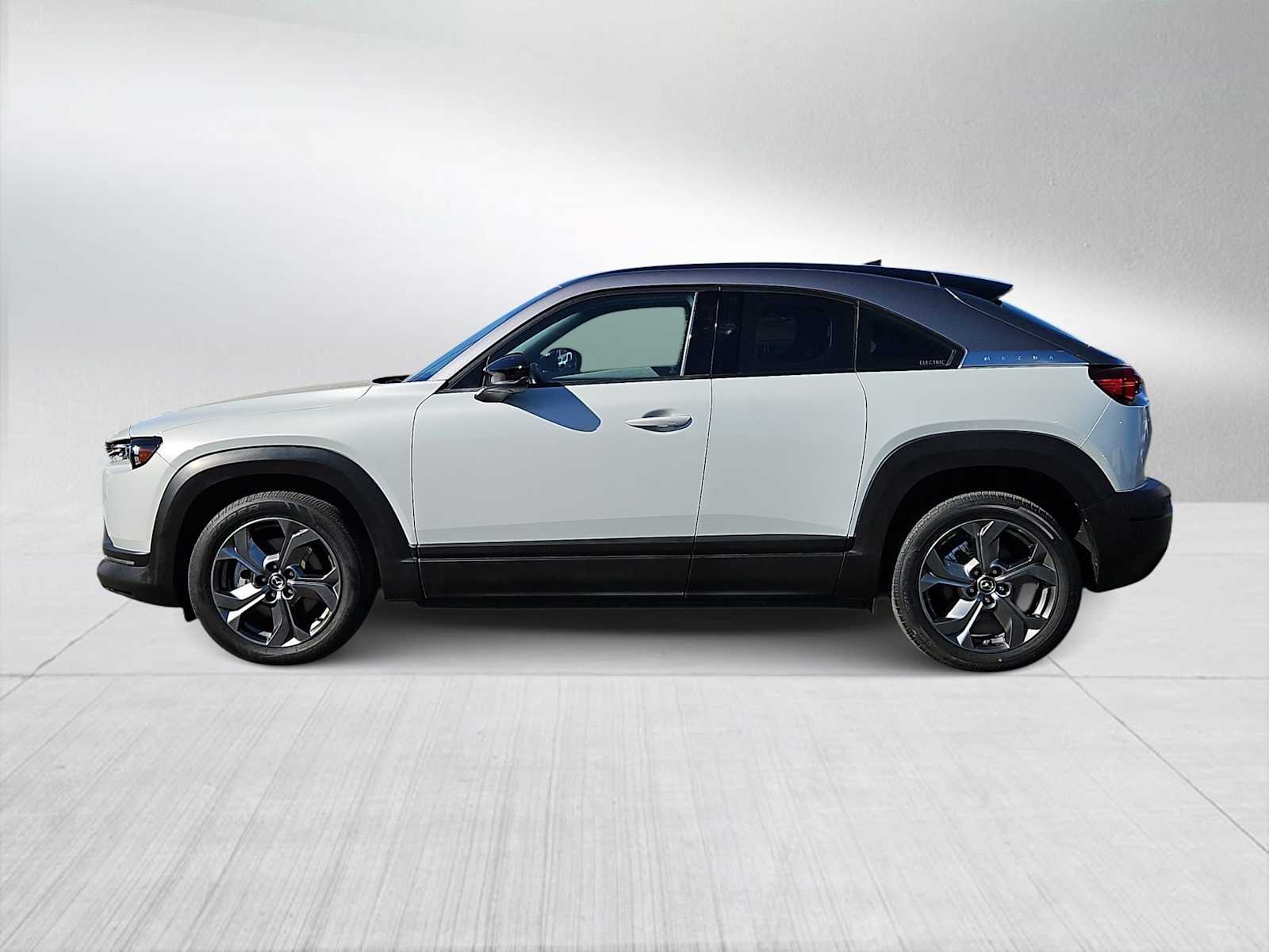 Thumbnail: 2022 Mazda MX-30 - 5