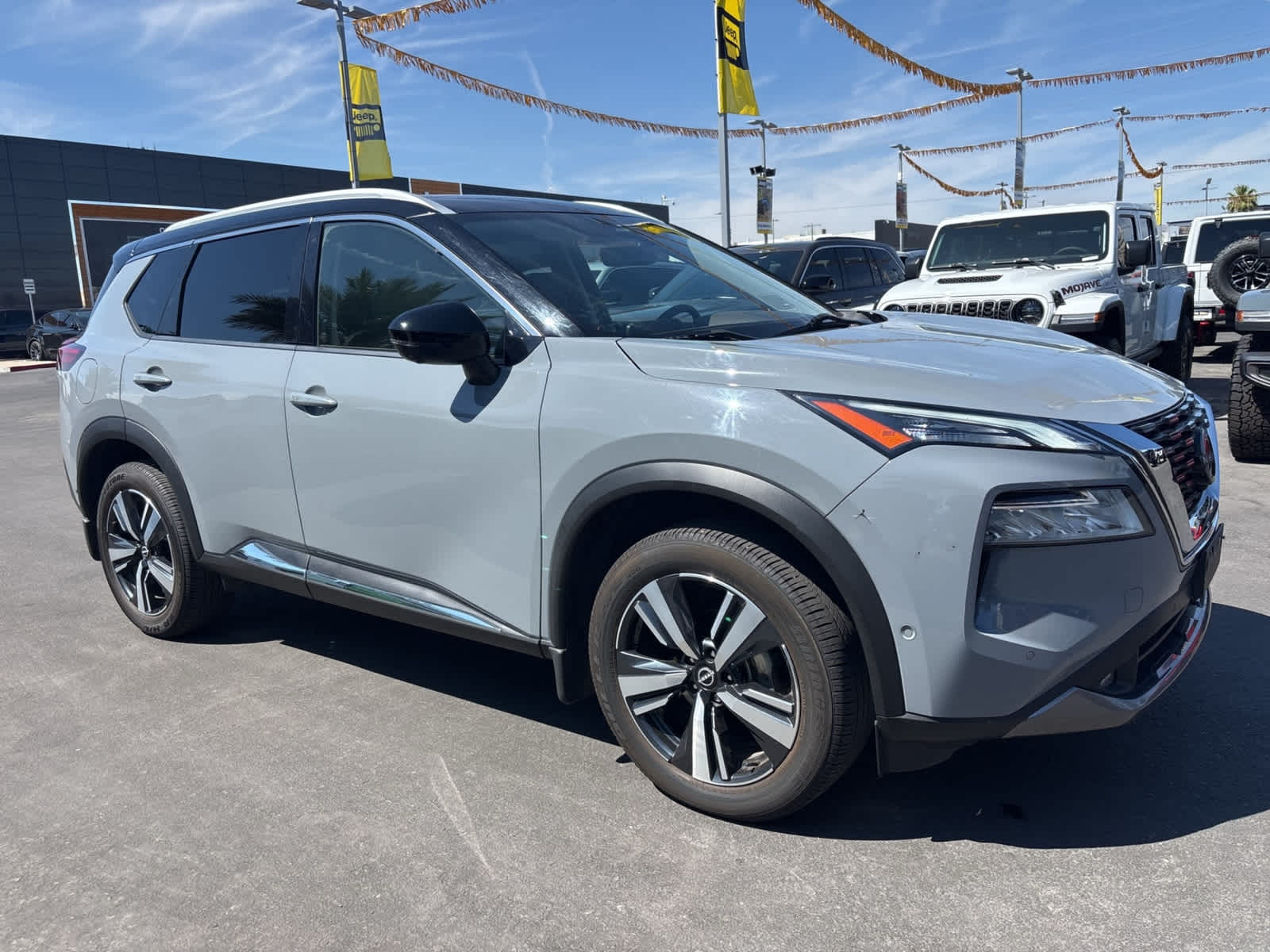 Thumbnail: 2022 Nissan Rogue - 3