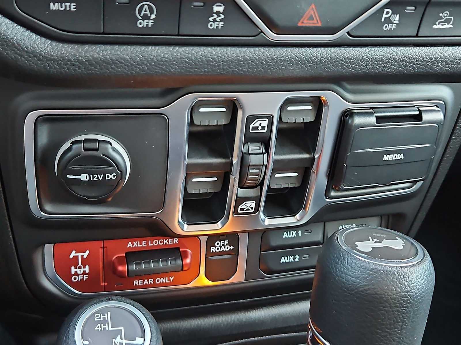 Thumbnail: 2026 Jeep Wrangler - 28