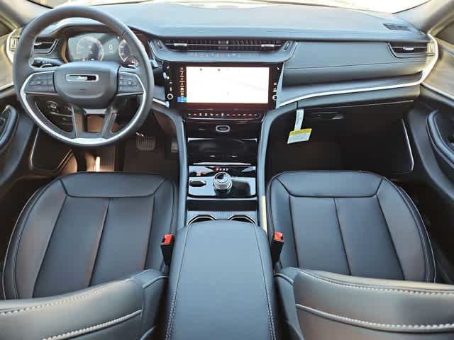 Thumbnail: 2026 Jeep Grand Cherokee - 16
