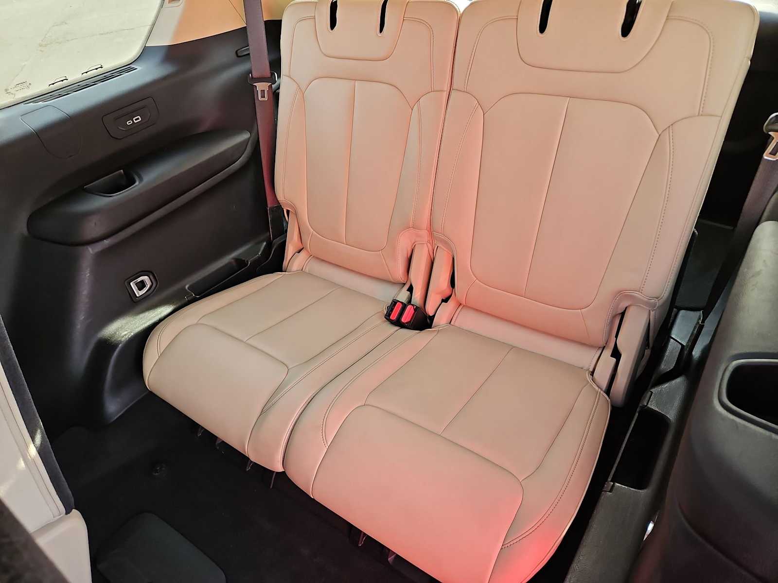 Thumbnail: 2021 Jeep Grand Cherokee L - 38