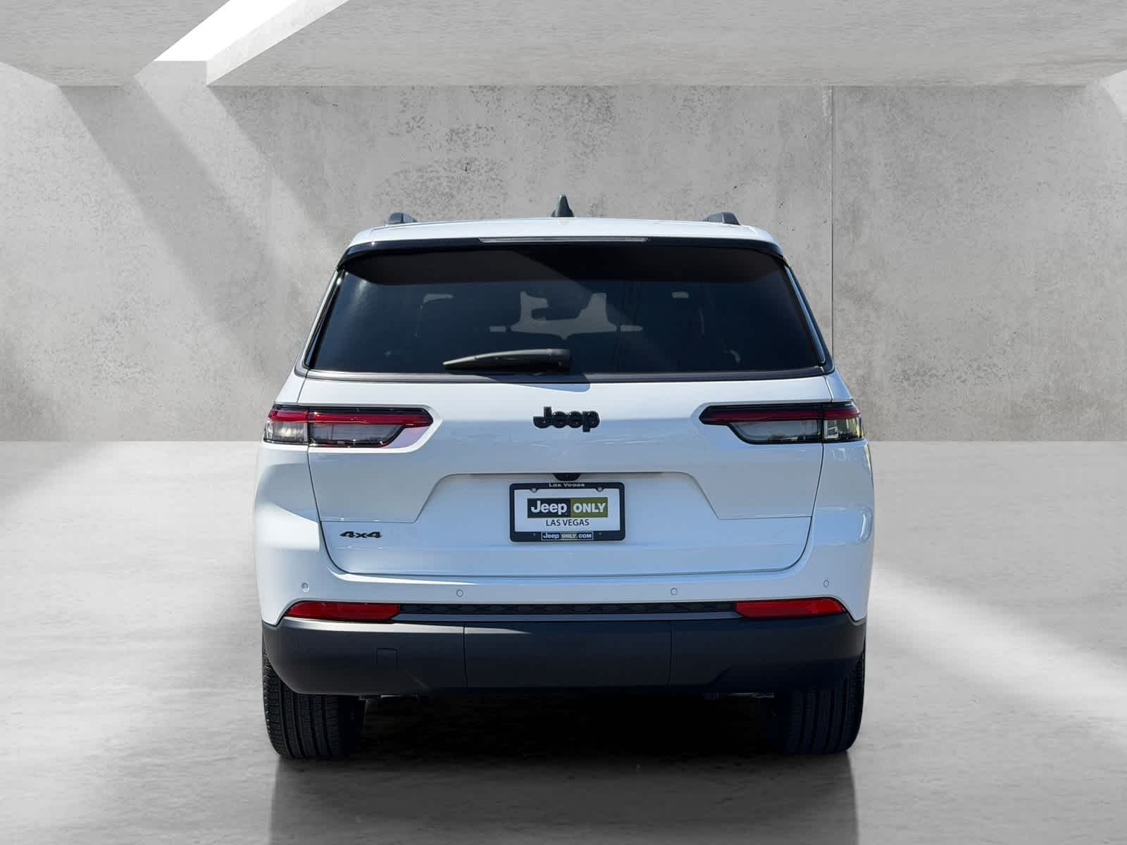 Thumbnail: 2026 Jeep Grand Cherokee L - 4