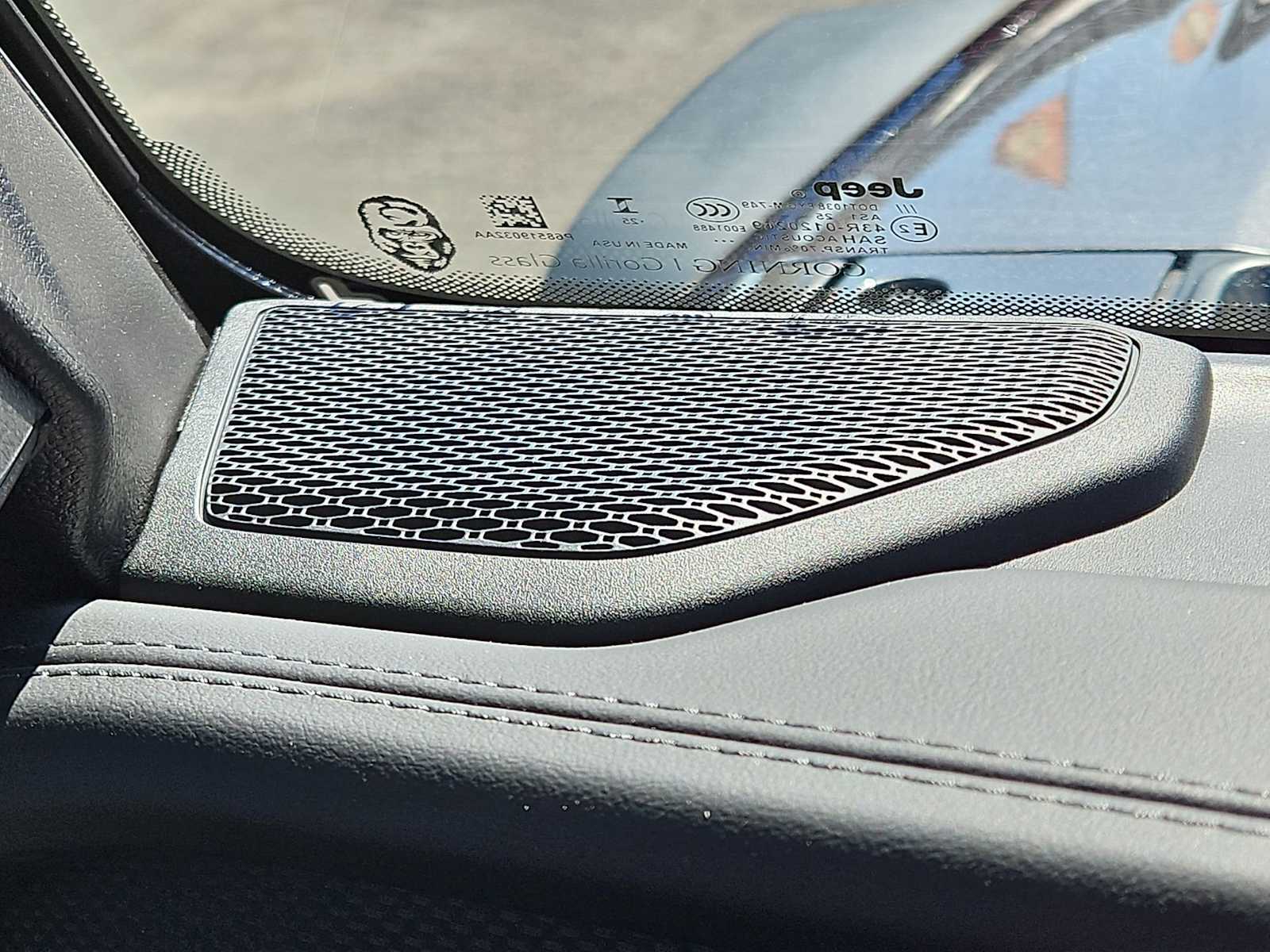 Thumbnail: 2025 Jeep Wrangler - 28