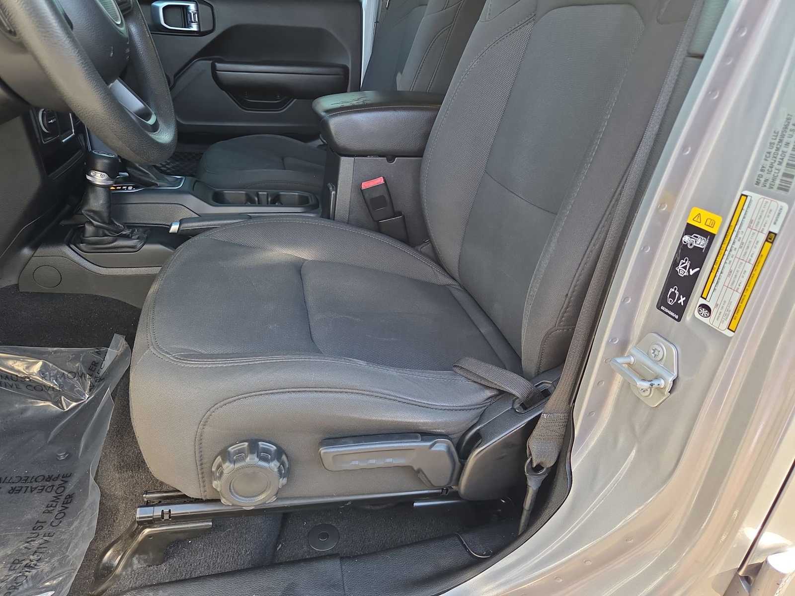 Thumbnail: 2021 Jeep Wrangler - 18