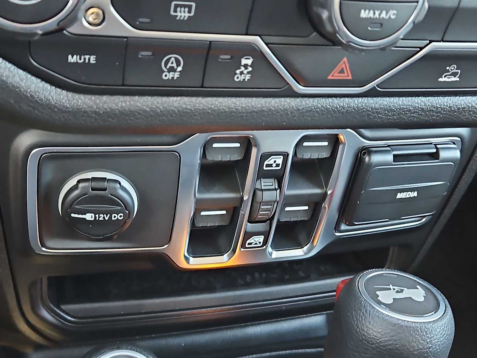 Thumbnail: 2026 Jeep Wrangler - 28