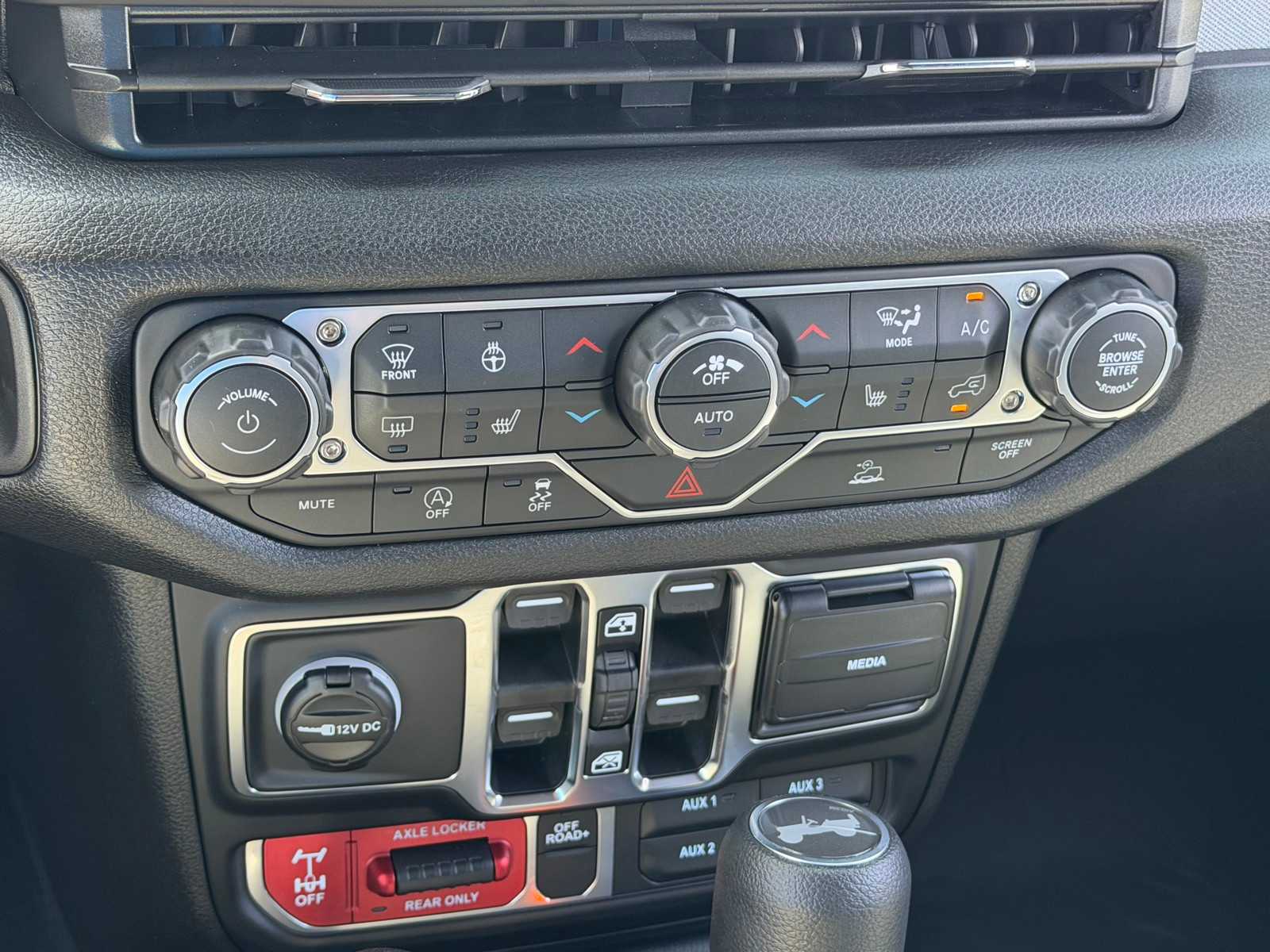 Thumbnail: 2026 Jeep Wrangler - 17