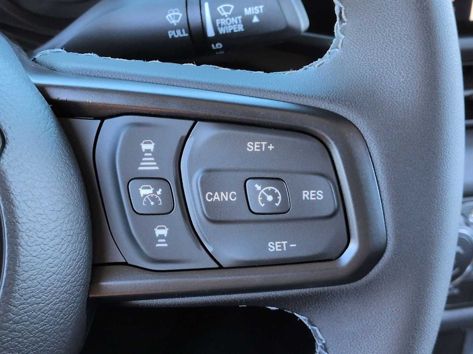 Thumbnail: 2025 Jeep Gladiator - 24