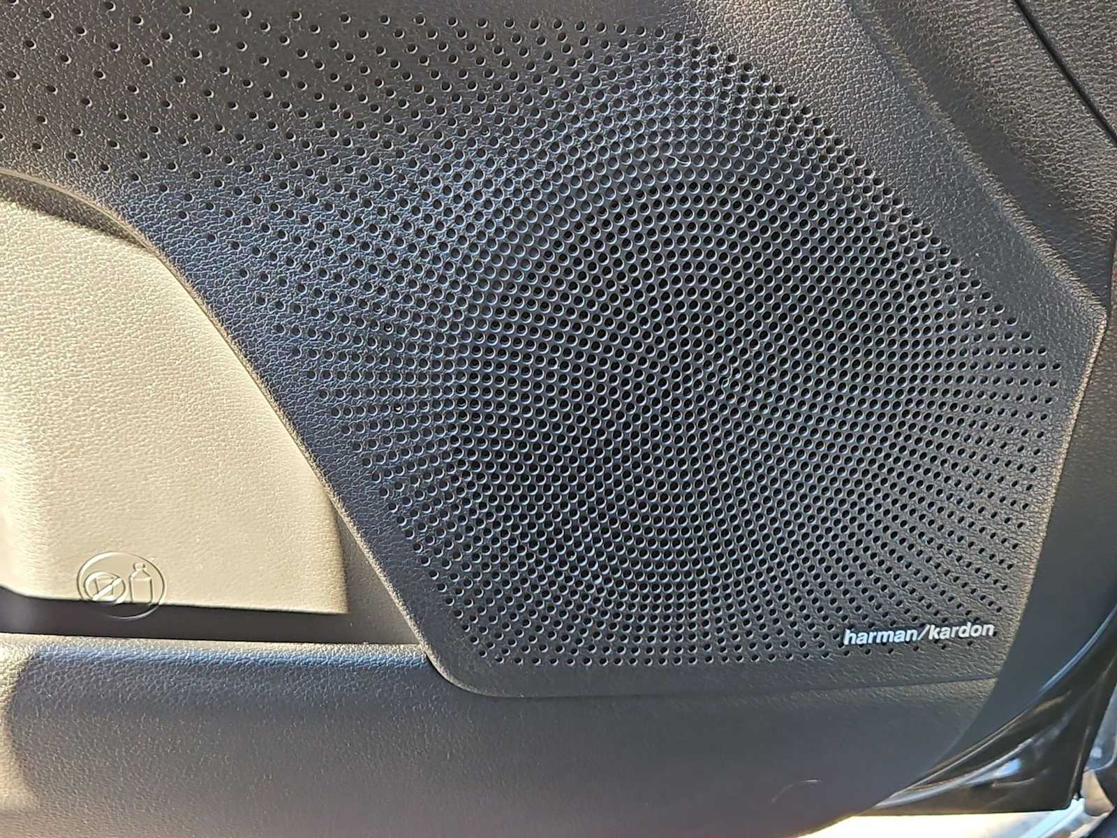 Thumbnail: 2023 Kia Forte - 32