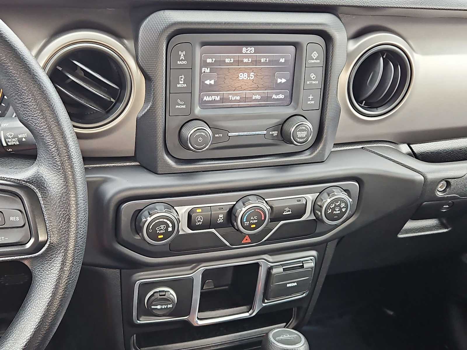 Thumbnail: 2021 Jeep Gladiator - 42