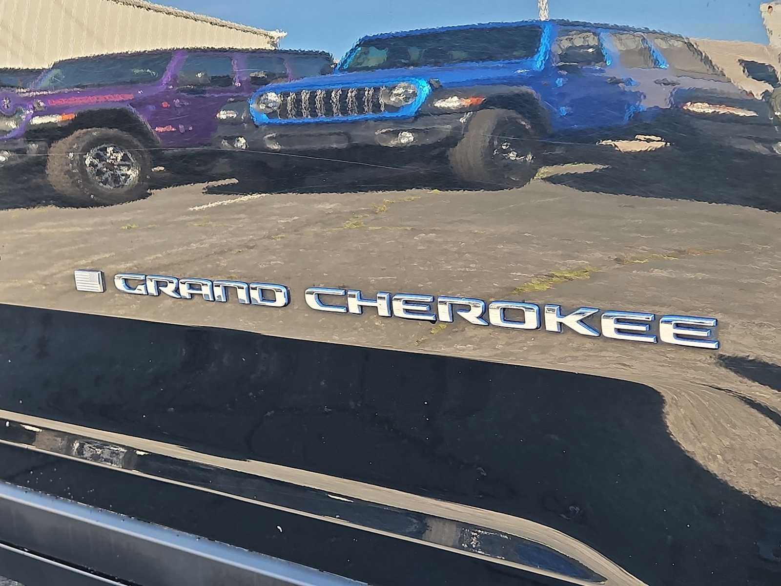 Thumbnail: 2022 Jeep Grand Cherokee - 13