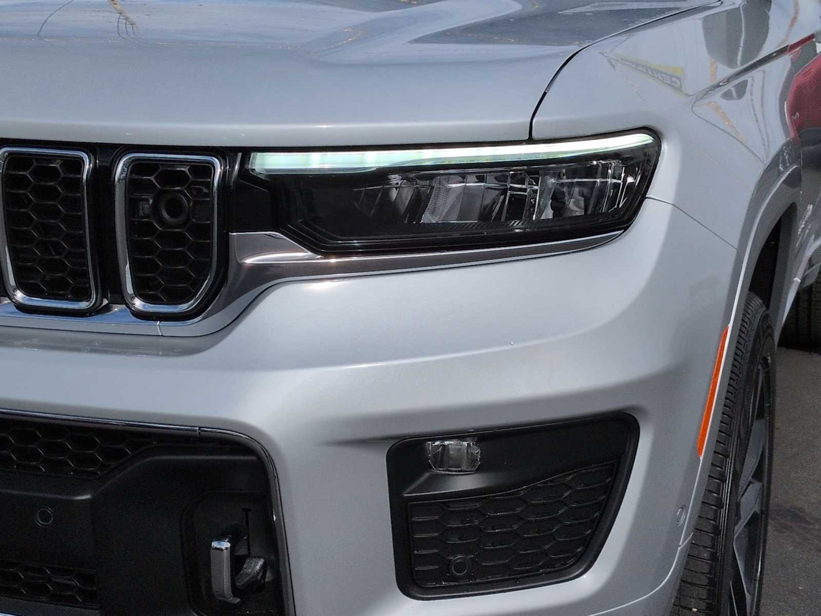 Thumbnail: 2025 Jeep Grand Cherokee - 11