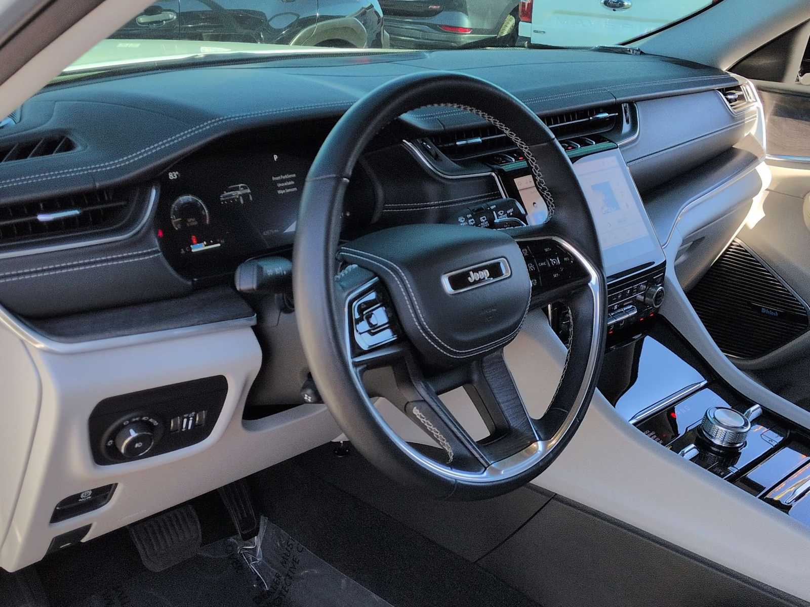 Thumbnail: 2022 Jeep Grand Cherokee L - 10