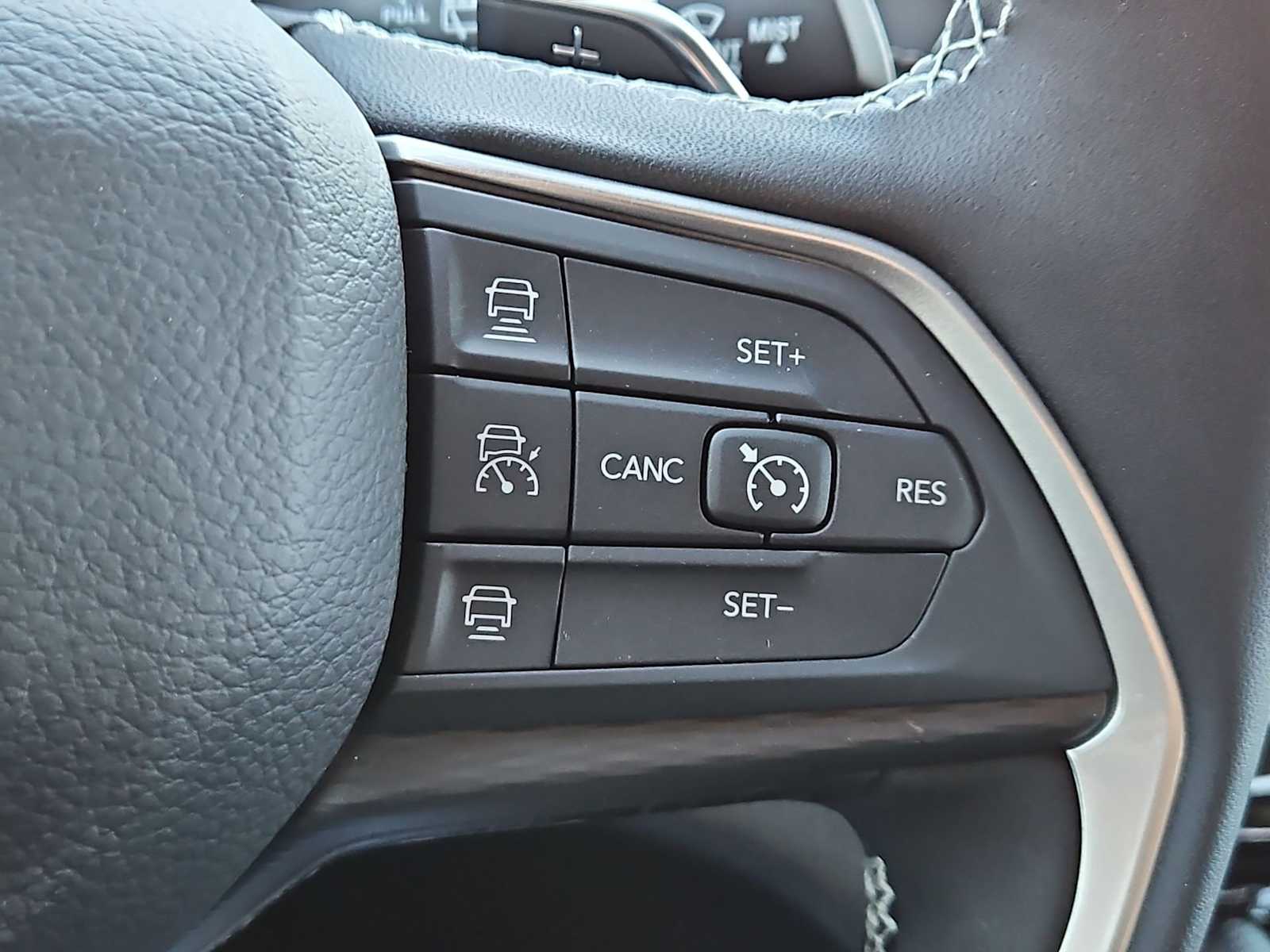 Thumbnail: 2026 Jeep Grand Cherokee - 25