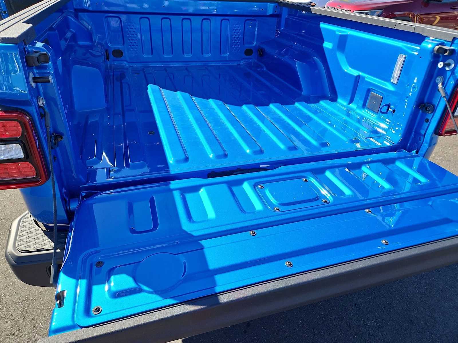 Thumbnail: 2025 Jeep Gladiator - 31