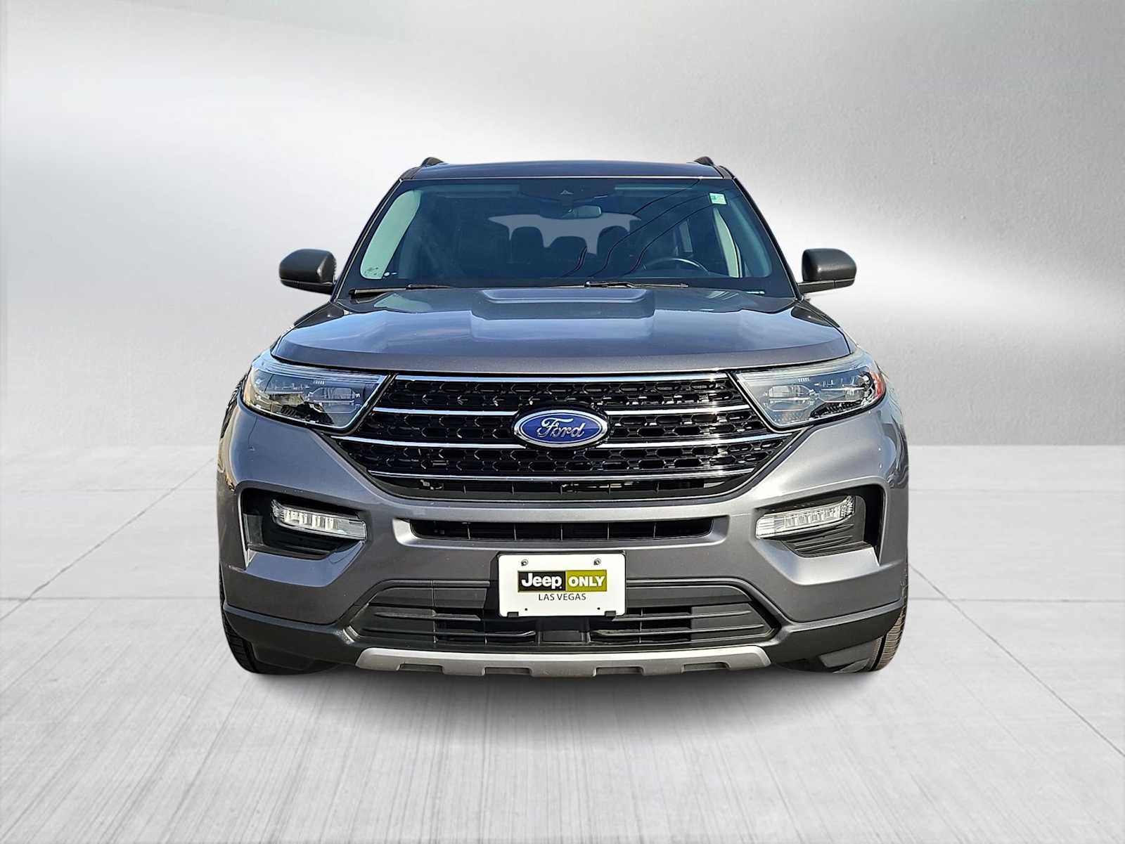 Thumbnail: 2021 Ford Explorer - 5