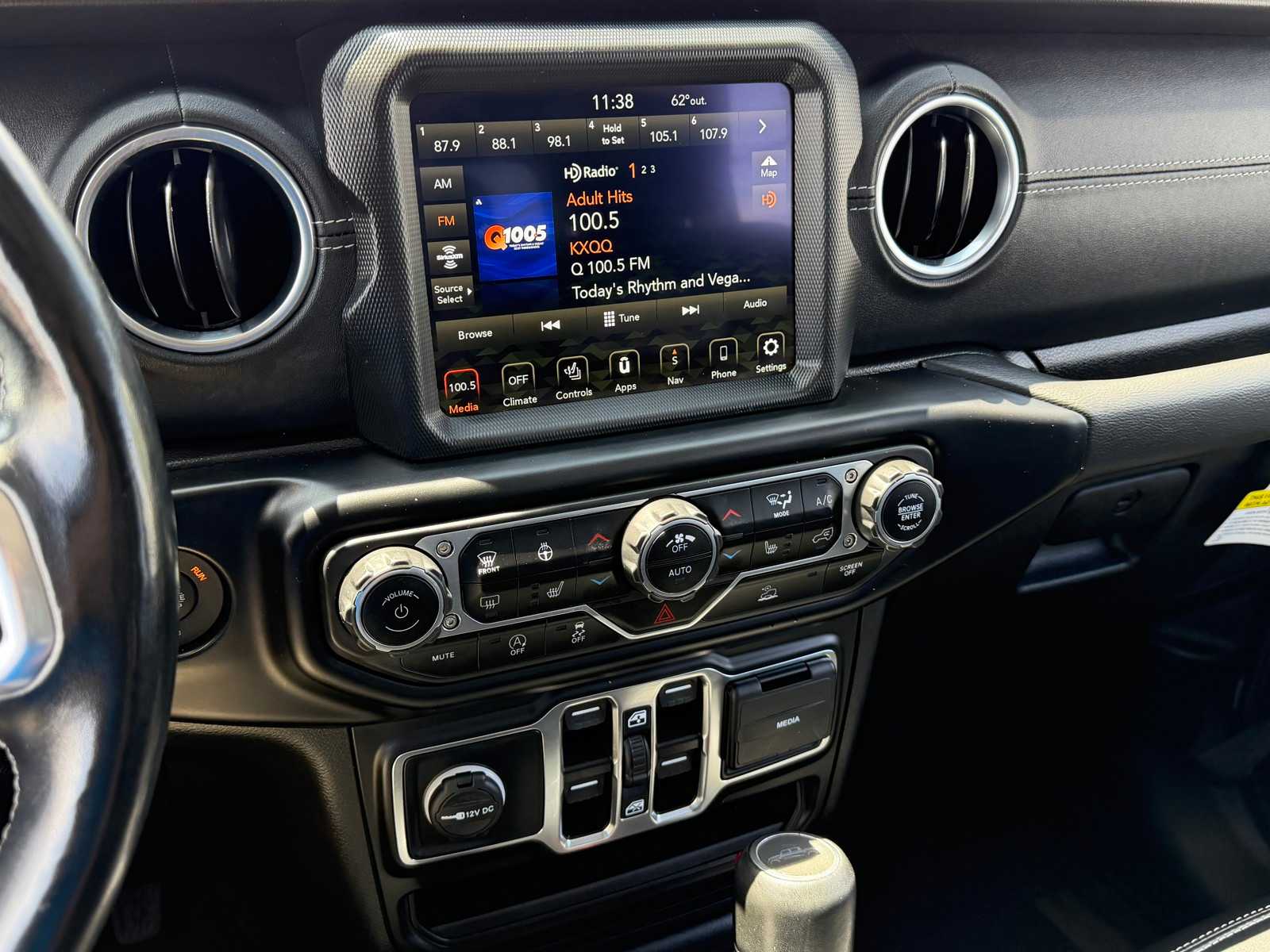 Thumbnail: 2022 Jeep Gladiator - 19