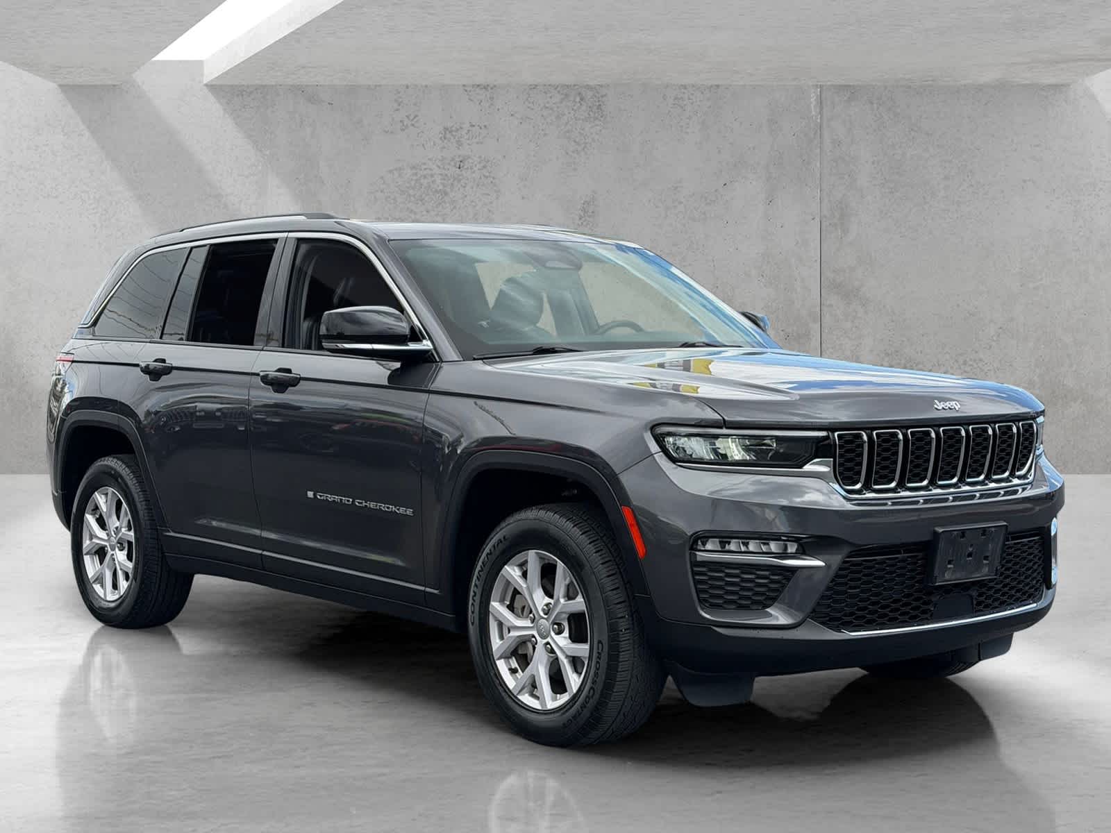 Thumbnail: 2022 Jeep Grand Cherokee - 8