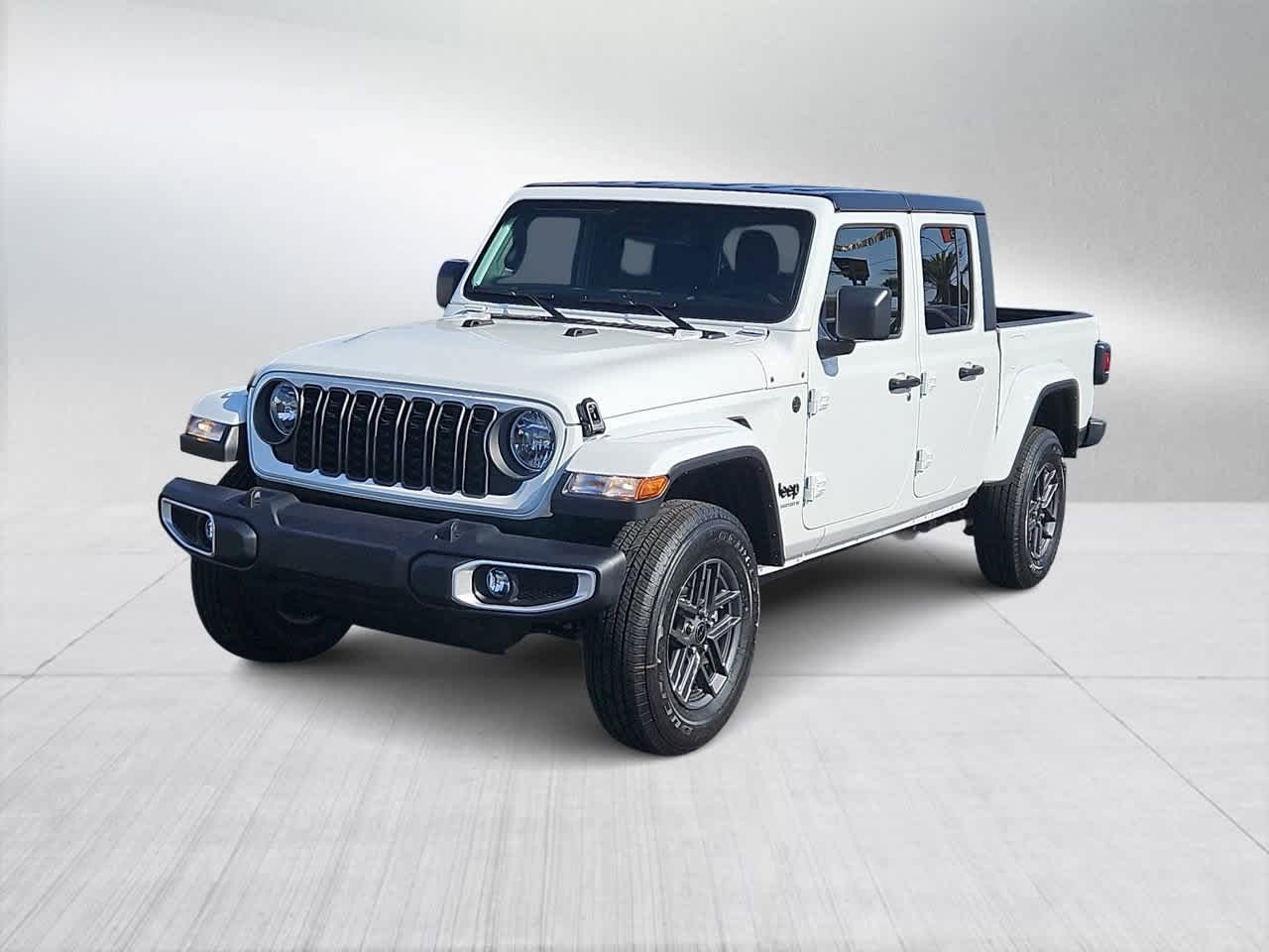 Thumbnail: 2025 Jeep Gladiator - 4