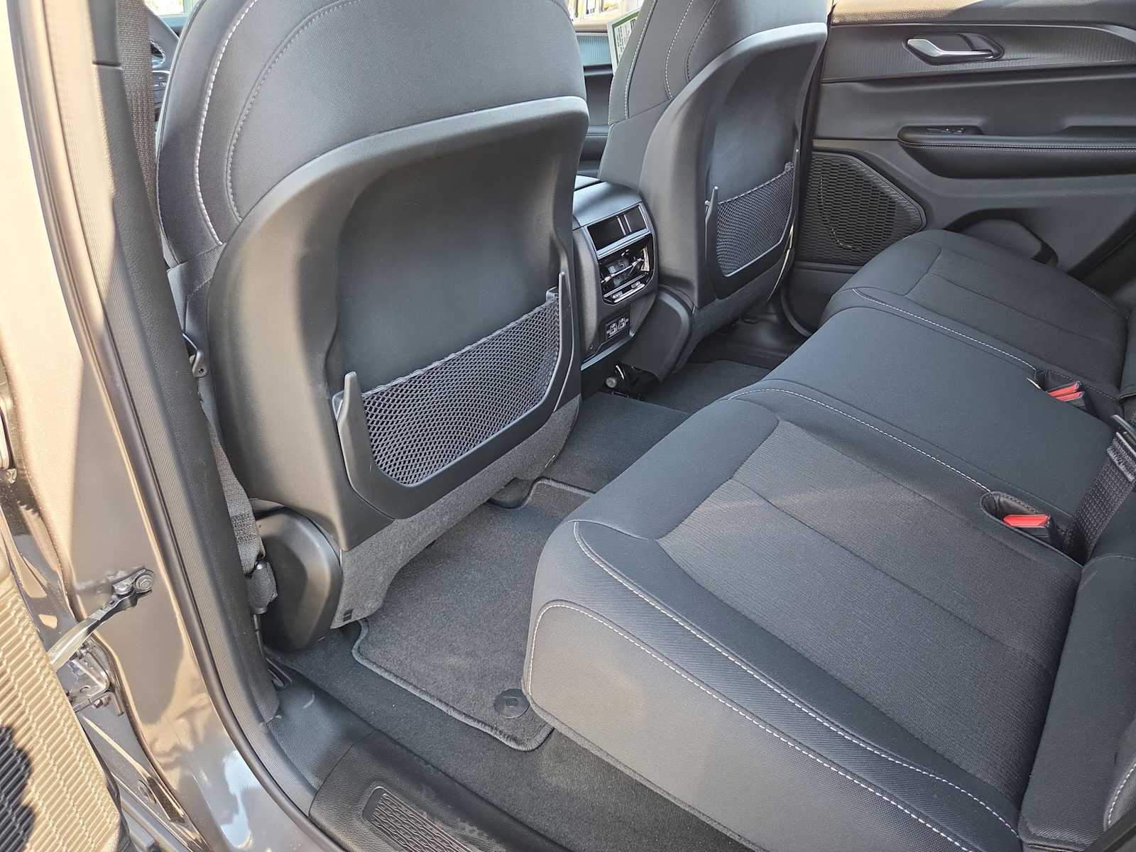 Thumbnail: 2025 Jeep Grand Cherokee - 18