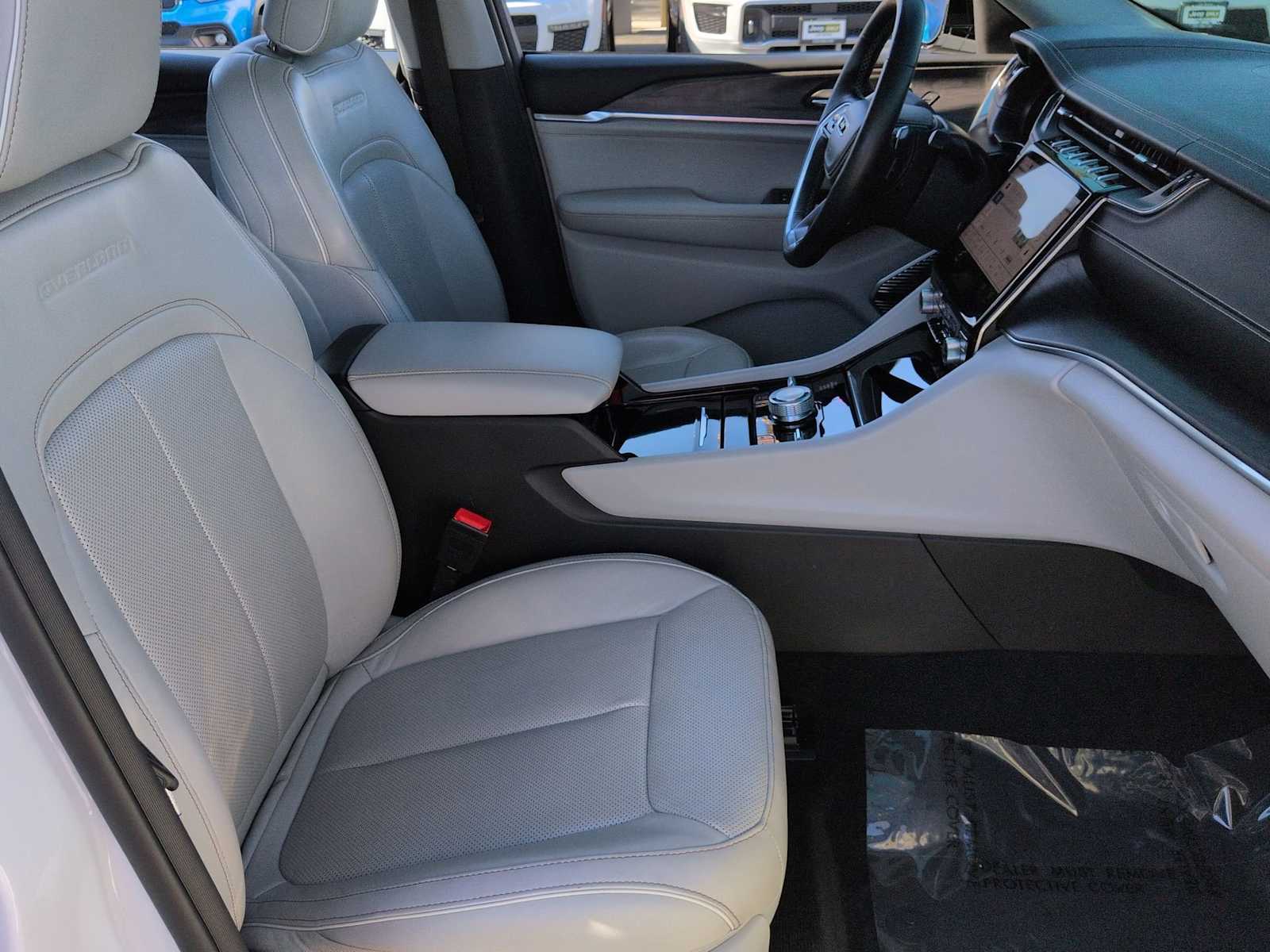 Thumbnail: 2022 Jeep Grand Cherokee L - 24