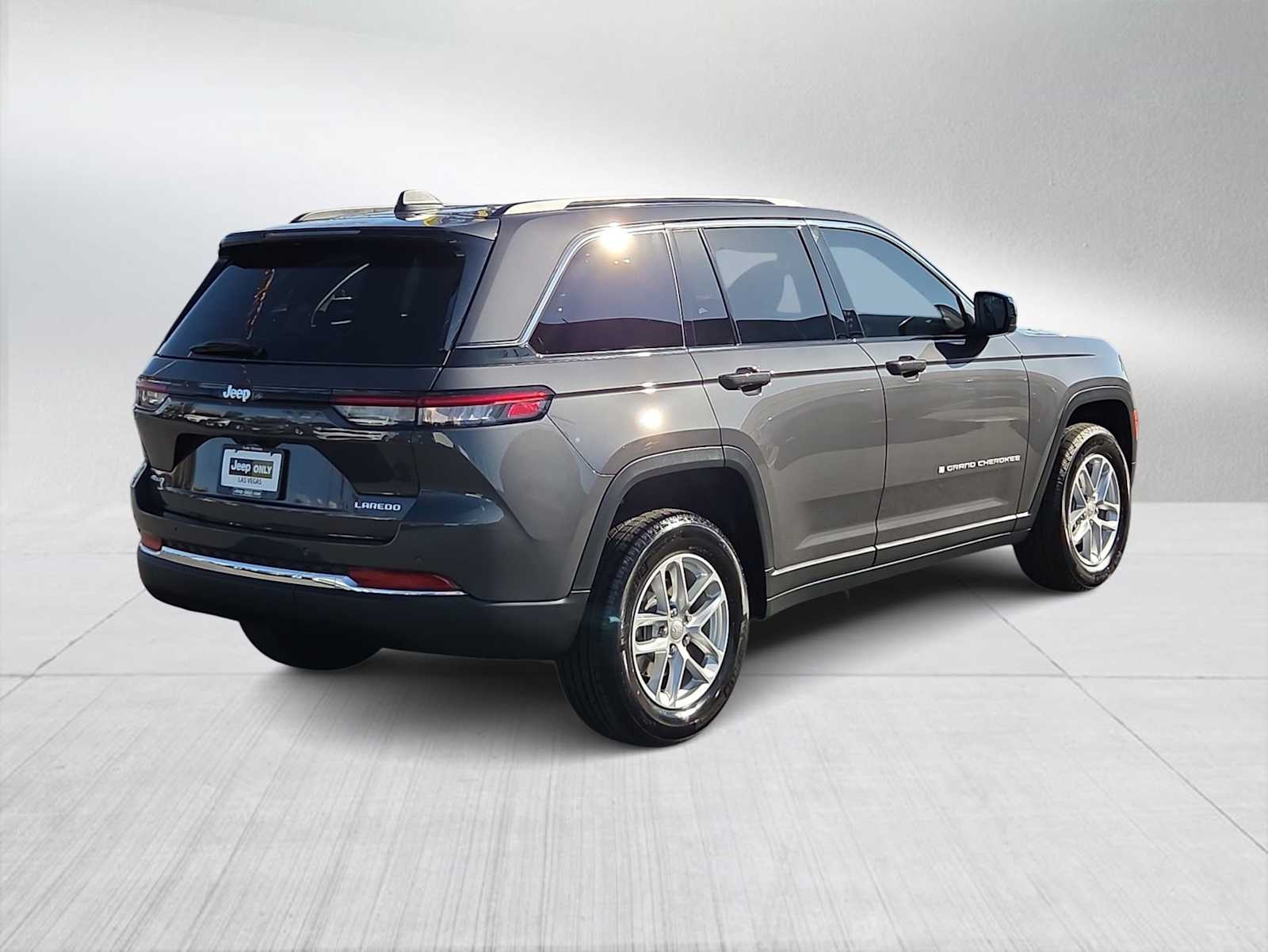 Thumbnail: 2025 Jeep Grand Cherokee - 8